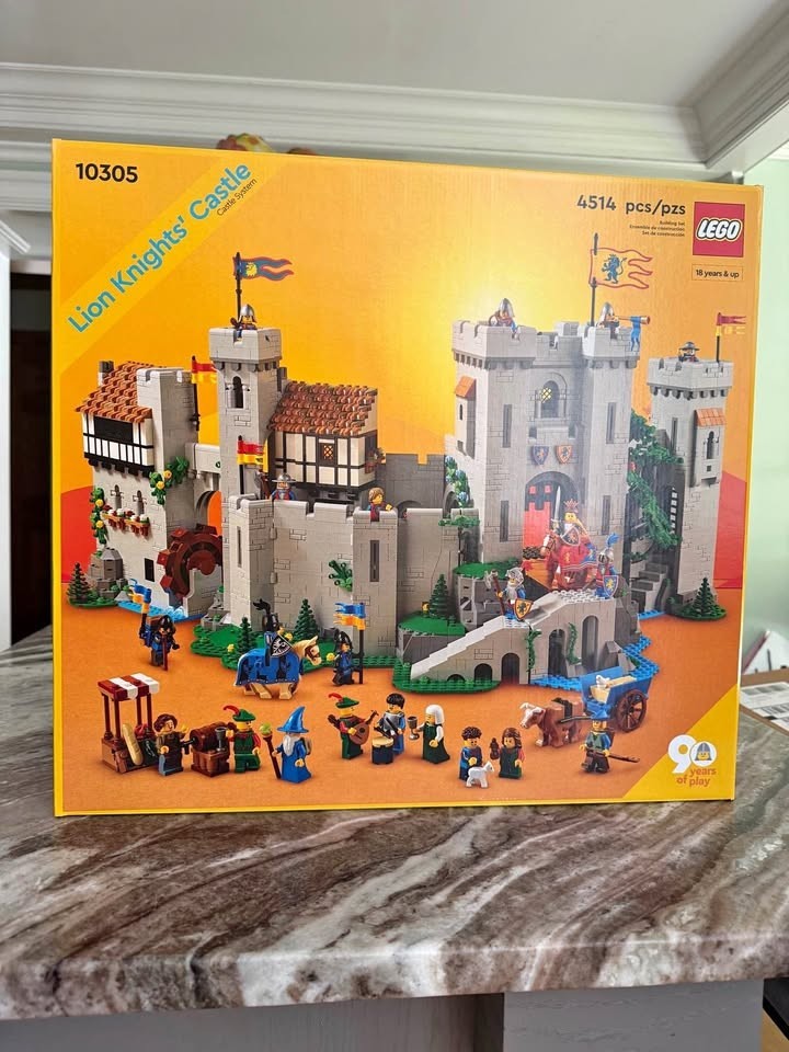LEGO Lion Knight\'s Castle SET #10305 BRAND NEW SEALED 4514 PCS RARE HTF RETIRED LEGO Lion Knight\'s Castle SET #10305 BRAND NEW SEALED 4514 PCS RARE HTF RETIRED