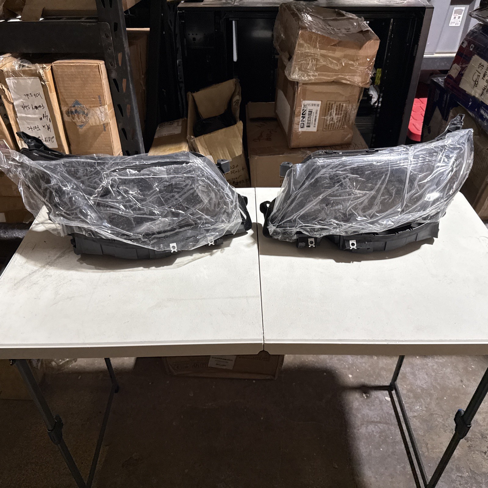 For 2009-2013 Subaru Forester Halogen Black Left and Right Headlight Assembly For 2009-2013 Subaru Forester Halogen Black Left and Right Headlight Assembly