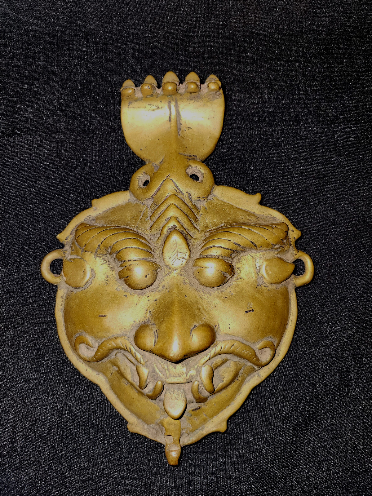 ANTIQUE TRADITIONAL INDIAN BRONZE MASK OF YALI KIRTIMUKHA BHAIRAWA COLLECTIBLE ANTIQUE TRADITIONAL INDIAN BRONZE MASK OF YALI KIRTIMUKHA BHAIRAWA COLLECTIBLE