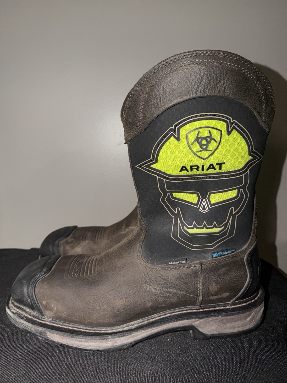 ARIAT WorkHog XT VentTEK Bold Waterproof Carbon Toe Work Boot - 9.5D ARIAT WorkHog XT VentTEK Bold Waterproof Carbon Toe Work Boot - 9.5D