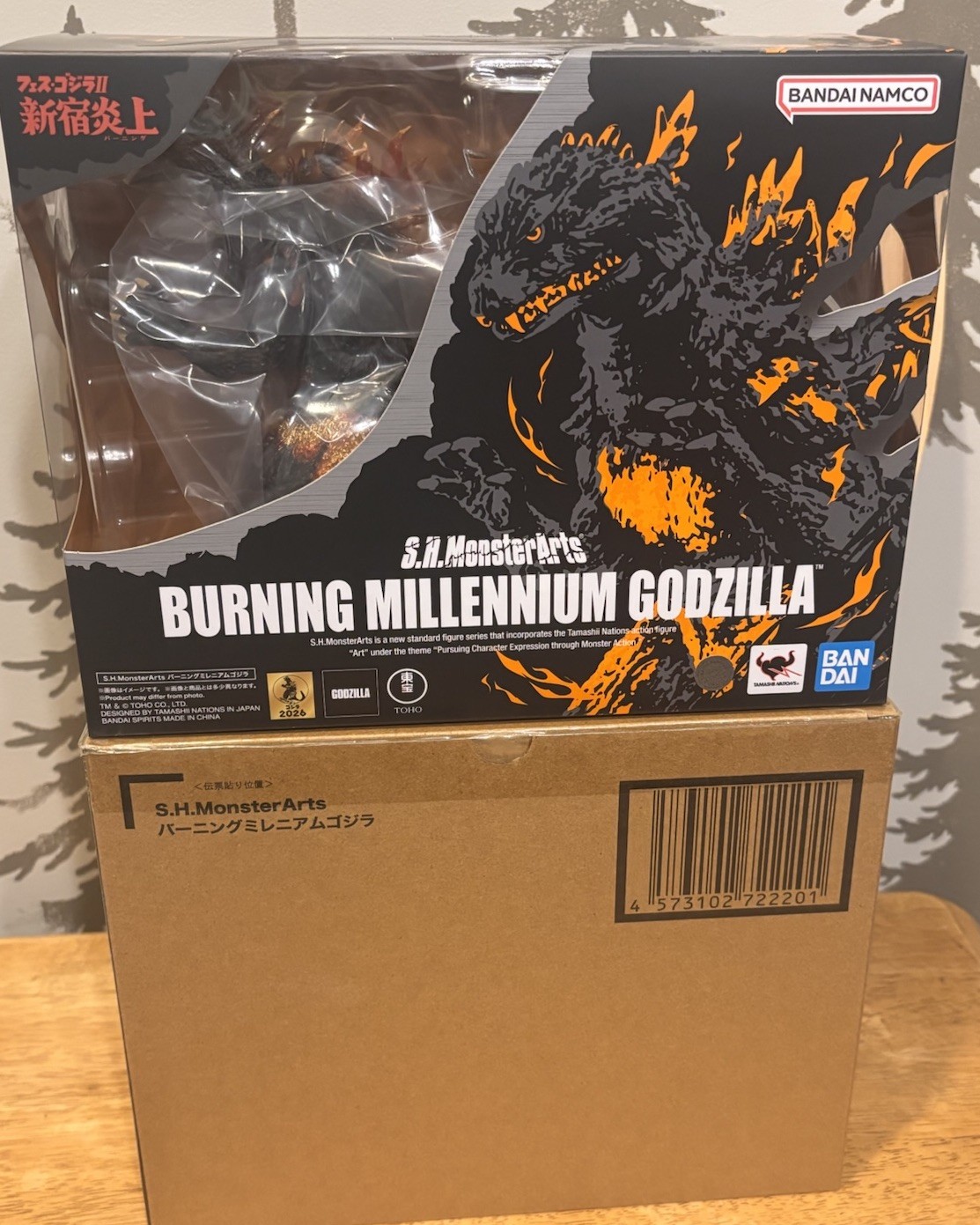 NYCC 2026 TAMASHII S.H. MonsterArts BURNING MILLENNIUM GODZILLA In Hand NYCC 2026 TAMASHII S.H. MonsterArts BURNING MILLENNIUM GODZILLA In Hand