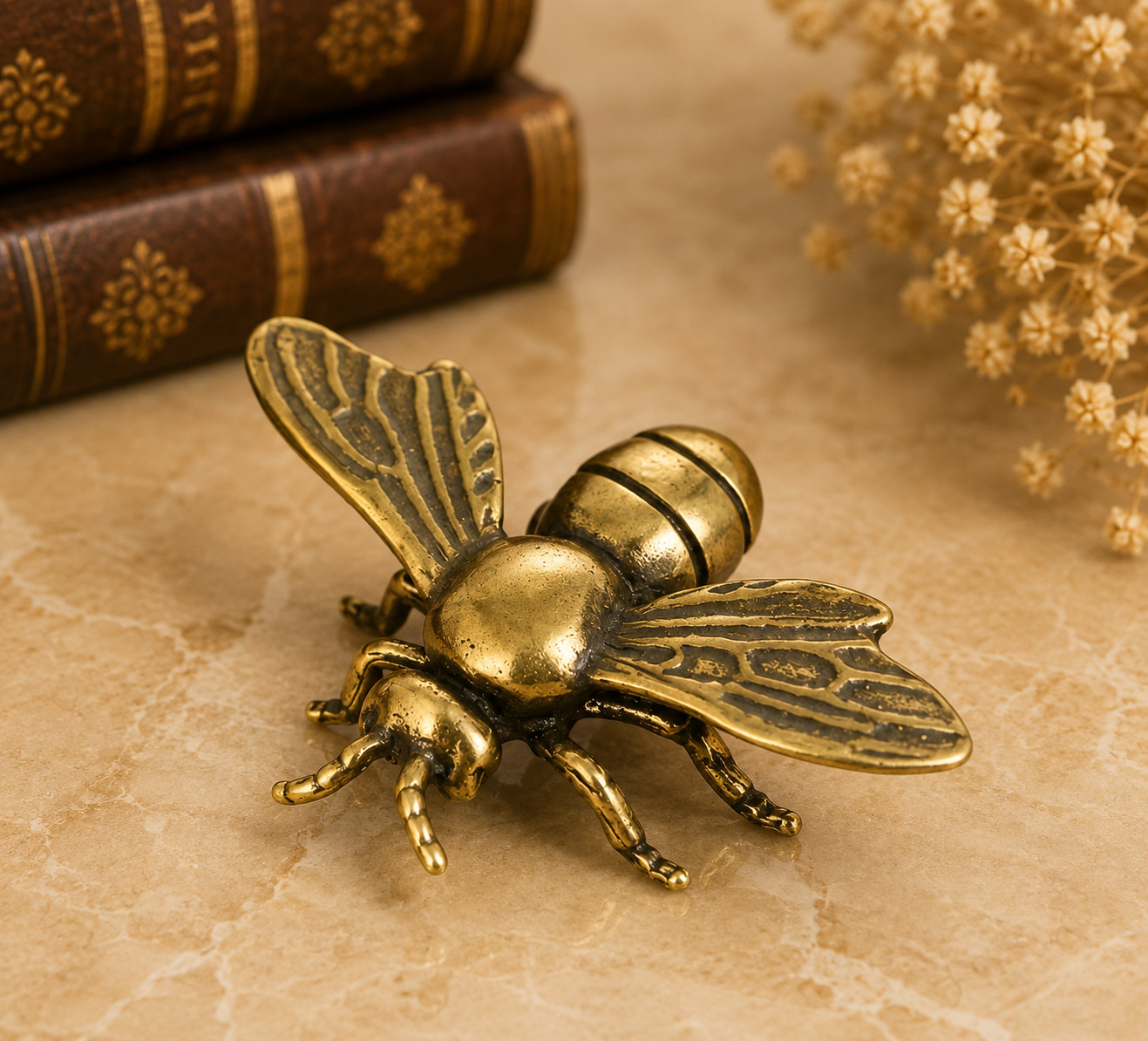 Mini Vintage Brass Cute Bee Statue Ornament Animal Collectible Insect Bee Lover