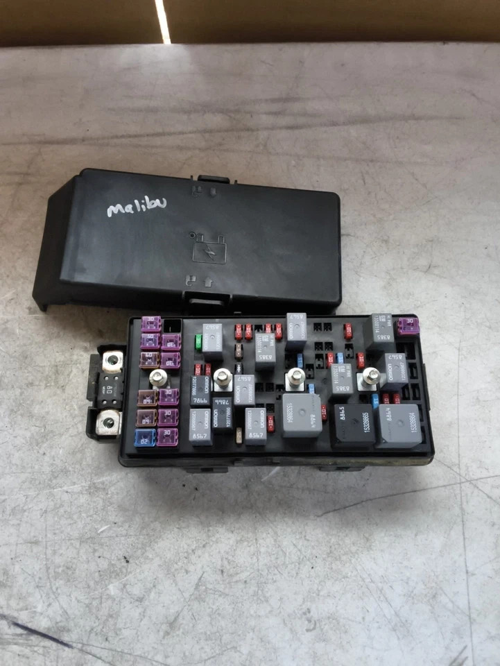 2010-2012 Chevy Malibu 3.6L Engine Fuse Box With Fog Lamps