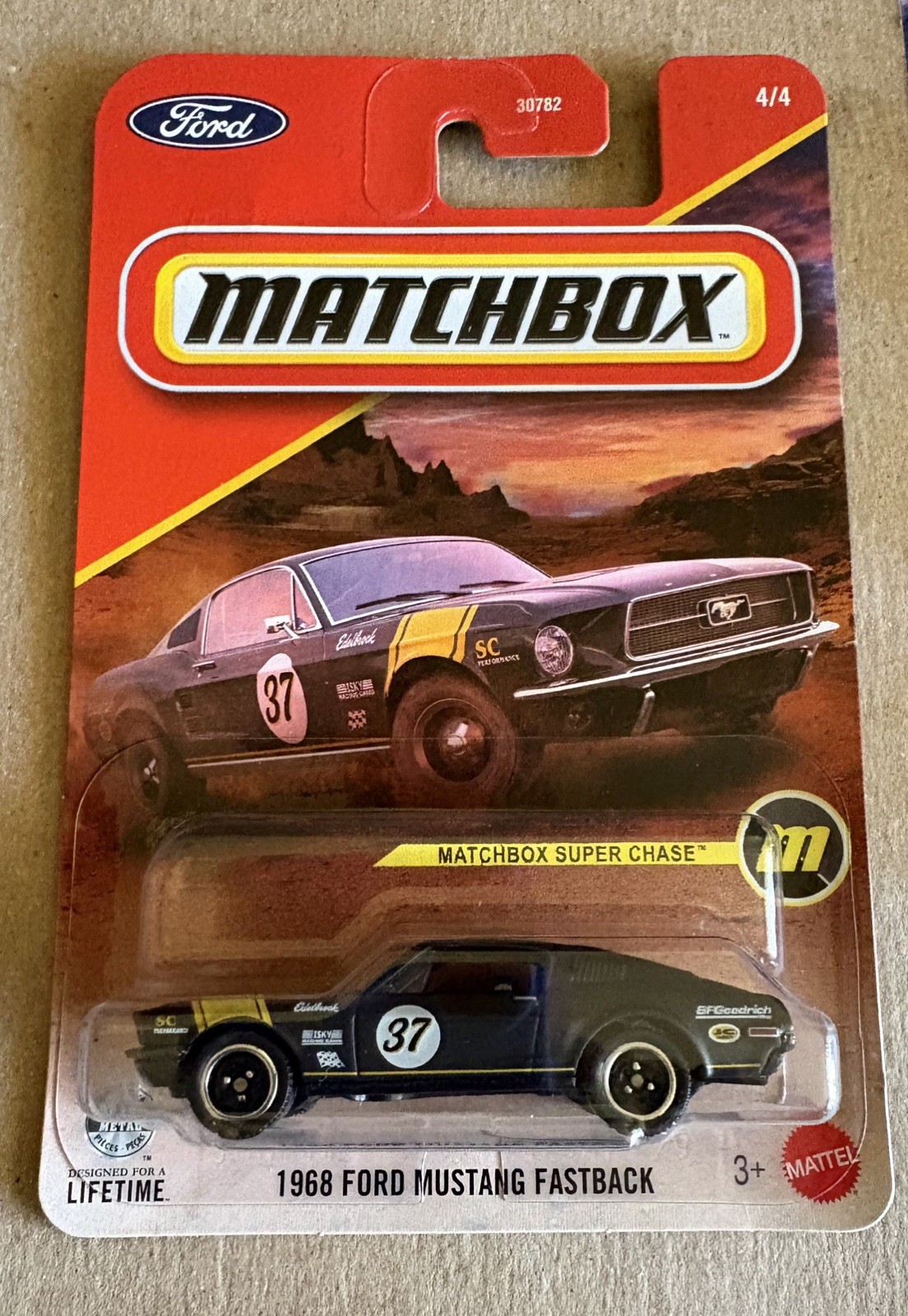 Matchbox Super Chase 1:64 1968 Ford Mustang Fastback Chase Diecast Black/Yellow