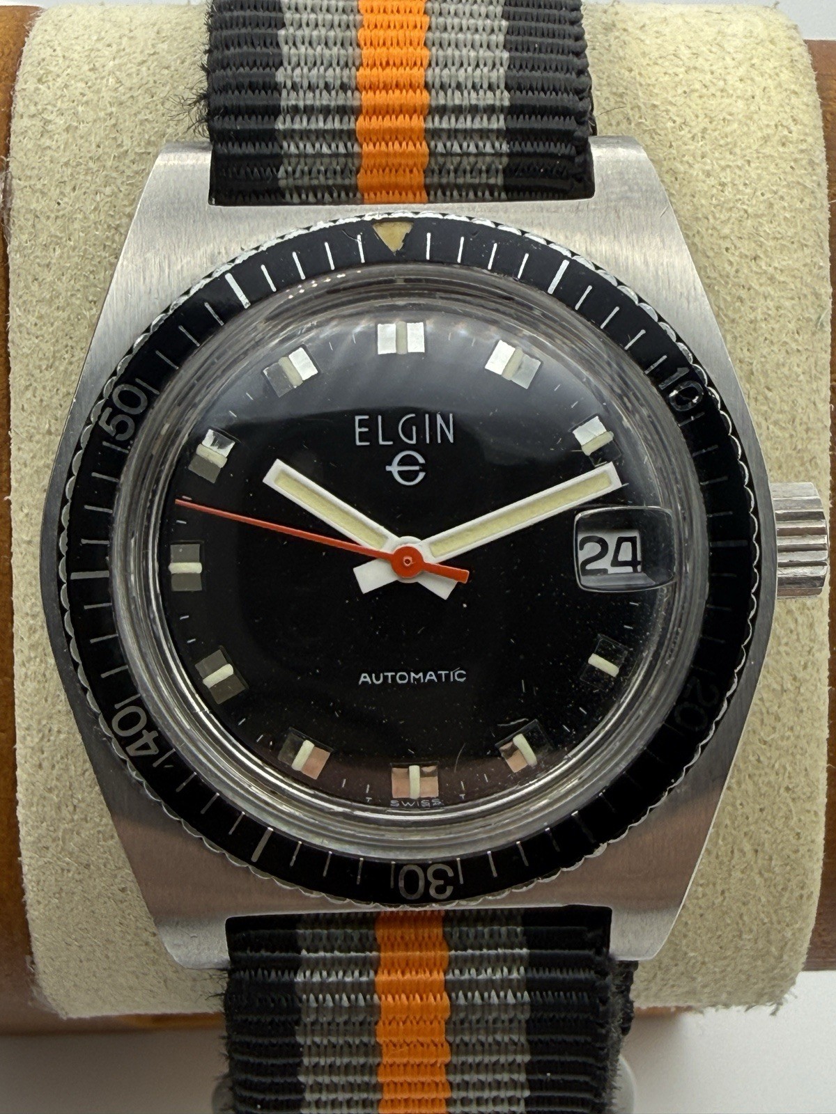 MINT Vintage Elgin Automatic Skin Diver 333ft- Sharp Original Case-Swiss AS 1916
