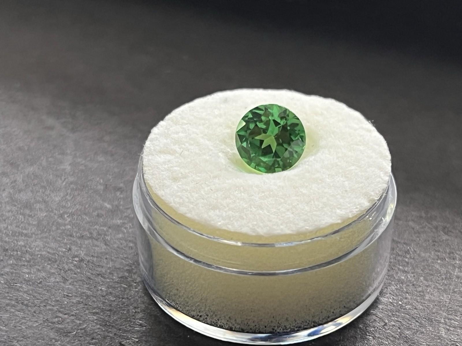 Natural Tsavorite Garnet 2.65 Ct Vivid Green Round Cut Gemologist Verified