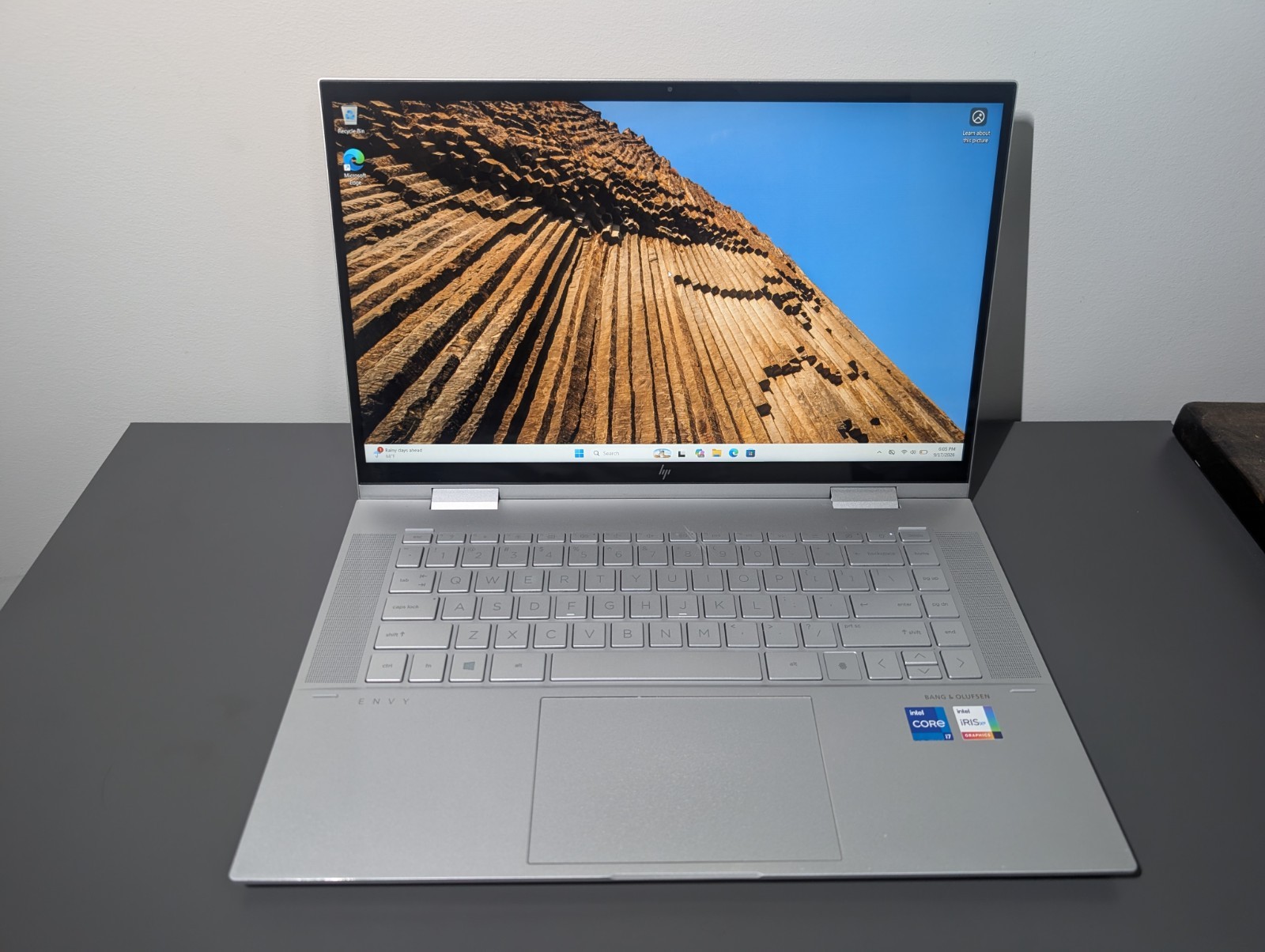 HP Envy x360 15-ED1XXX 15.6 HP Envy x360 15-ED1XXX 15.6