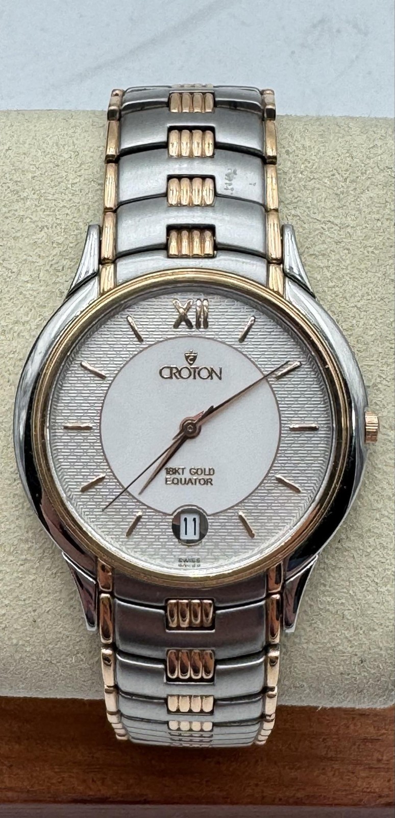 Croton Equator Men\'s 18K Gold Bezel Crown Links Sapphire Swiss Quartz Watch