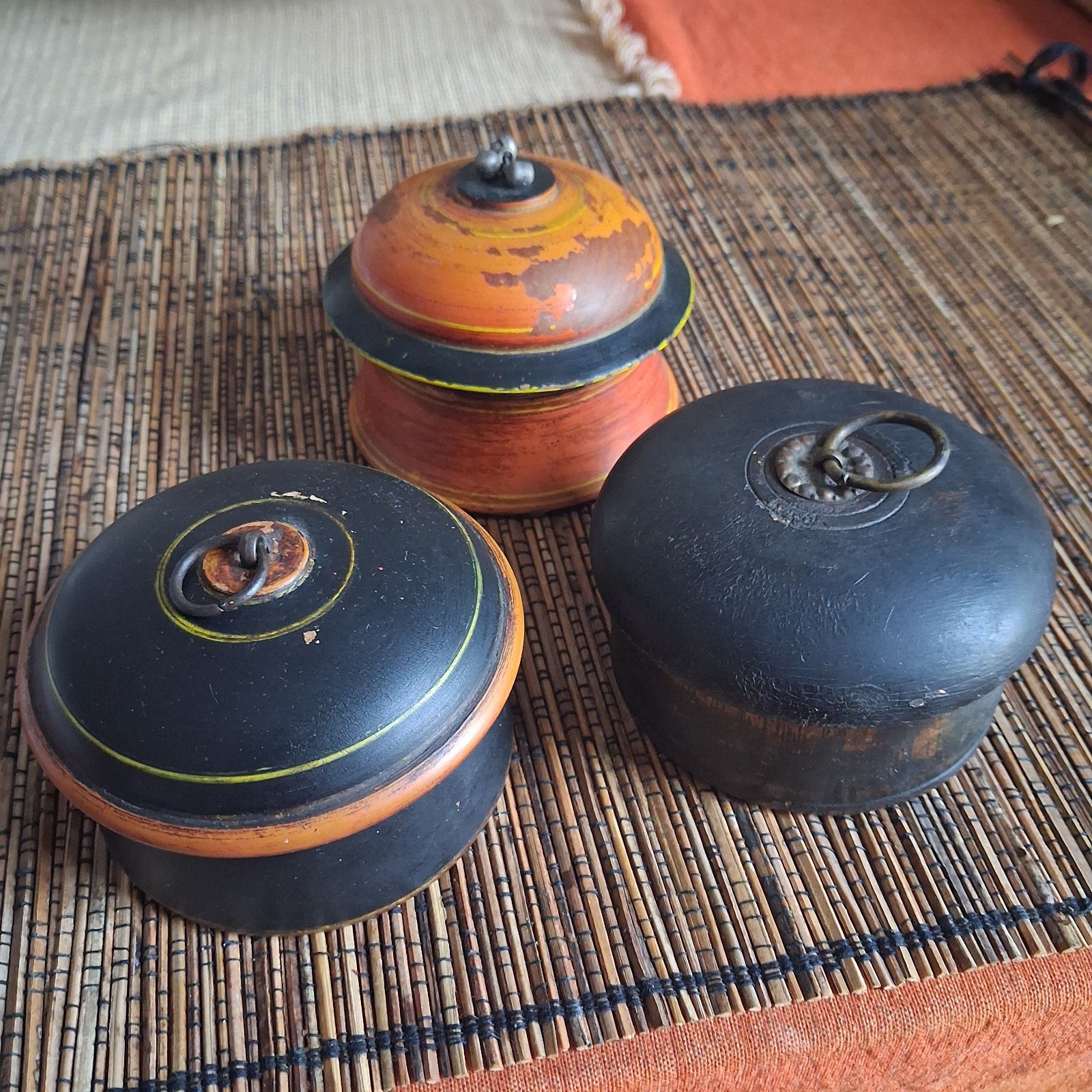 VINTAGE HANDMADE PAINTED WOODEN ROUND INDIAN TIKKA BOXES W/ METAL RING- SET OF 3 VINTAGE HANDMADE PAINTED WOODEN ROUND INDIAN TIKKA BOXES W/ METAL RING- SET OF 3