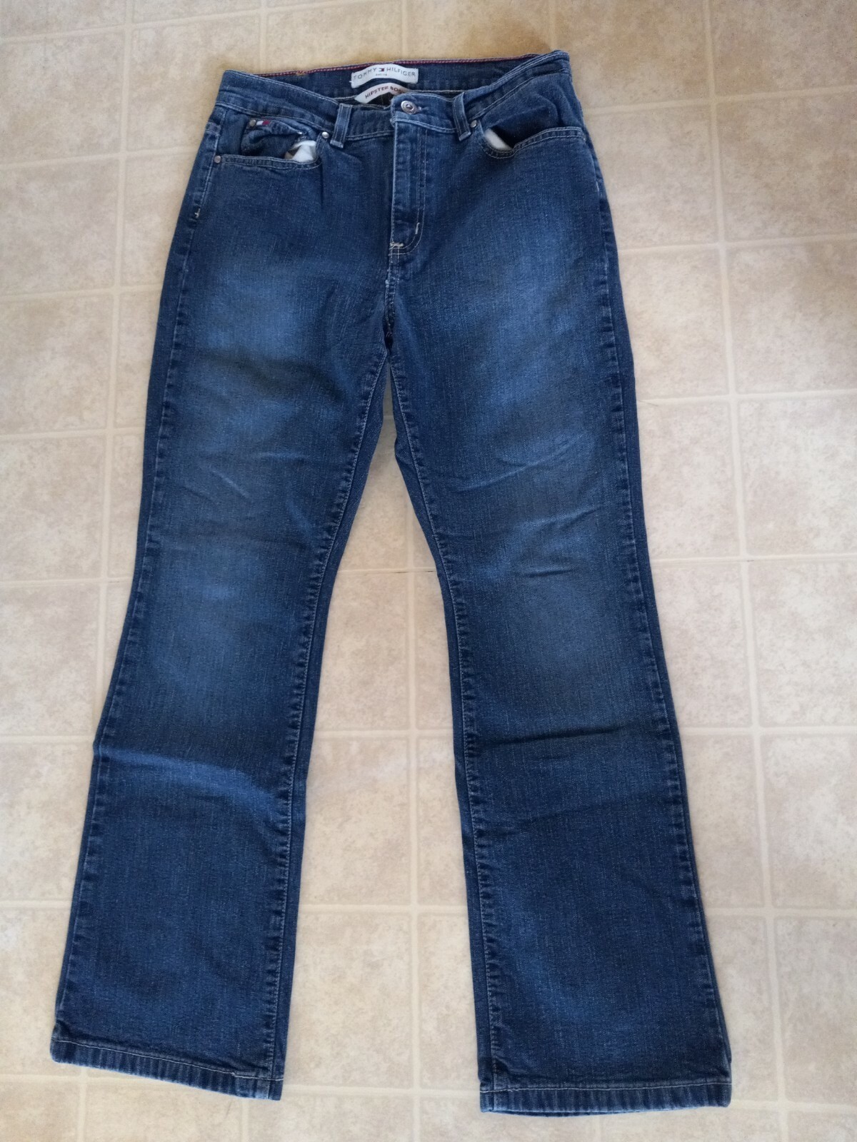 Tommy Hilfiger Jeans Womens 8P Hipster Bootcut Stretch Medium Wash Blue Denim Tommy Hilfiger Jeans Womens 8P Hipster Bootcut Stretch Medium Wash Blue Denim