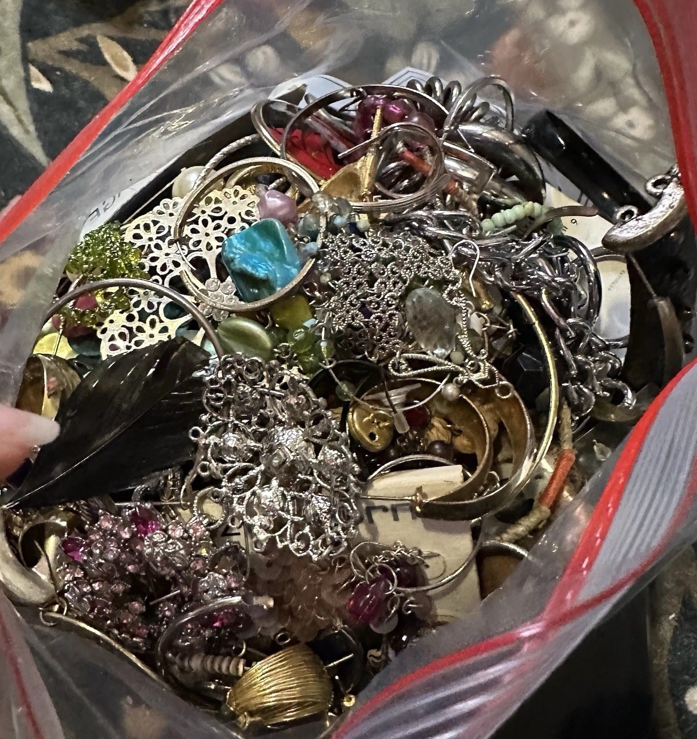 HUGE LOT Vintage Junk Scrap Jewelry Wearable And Crafts 8 Pounds HUGE LOT Vintage Junk Scrap Jewelry Wearable And Crafts 8 Pounds
