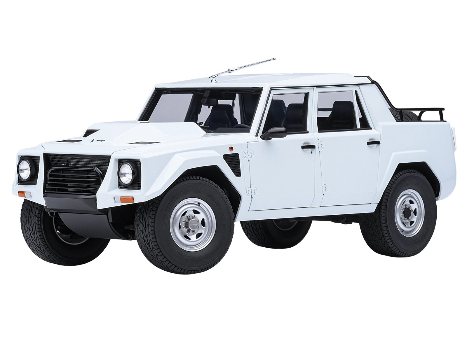 LAMBORGHINI LM002 BIANCO POLO PARK WHITE 1/18 MODEL CAR BY AUTOART 74549