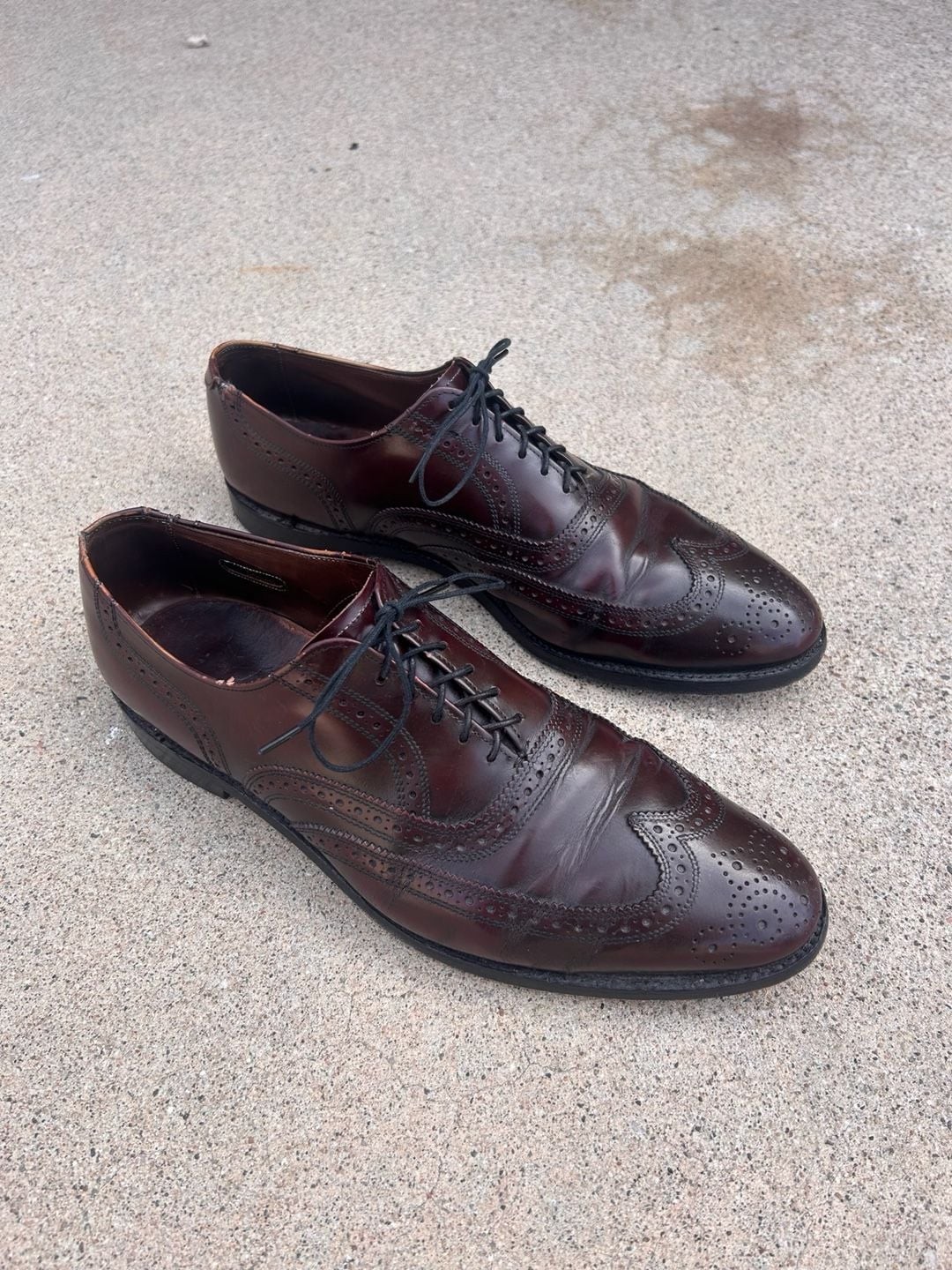 Allen Edmonds Lloyd Wingtip Oxford Shoes Burgundy Leather Men
