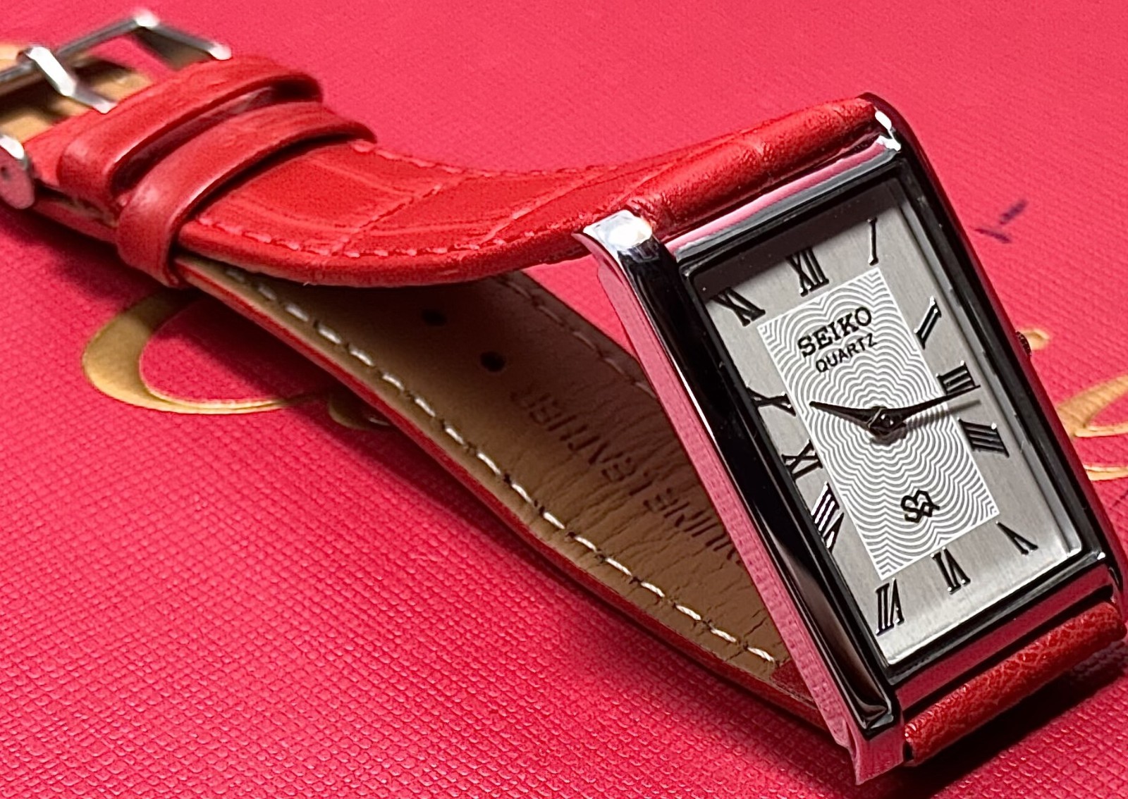 White Dial Vintage Seiko Slim Quartz Men's Wrist Watch