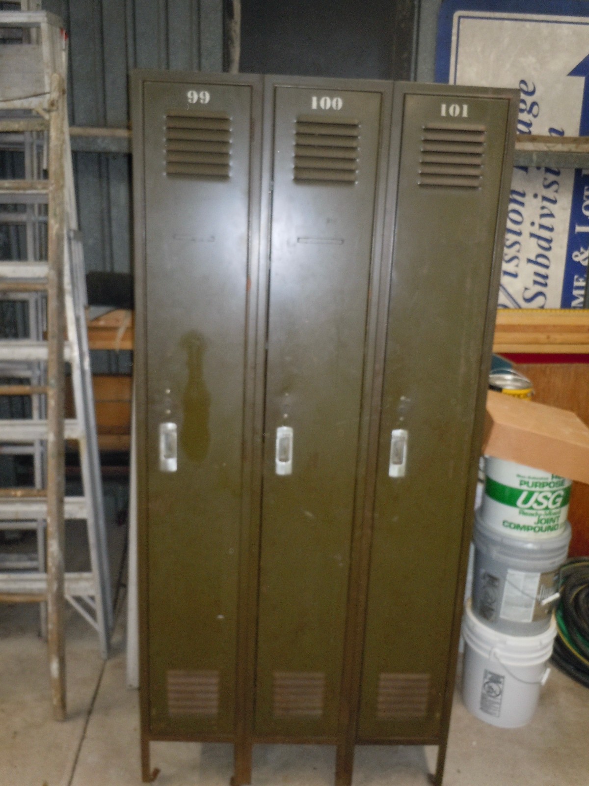 LYON Lockers. Vintage Green Connected Lot of 3. #99, 100 & 101. LYON Lockers. Vintage Green Connected Lot of 3. #99, 100 & 101.
