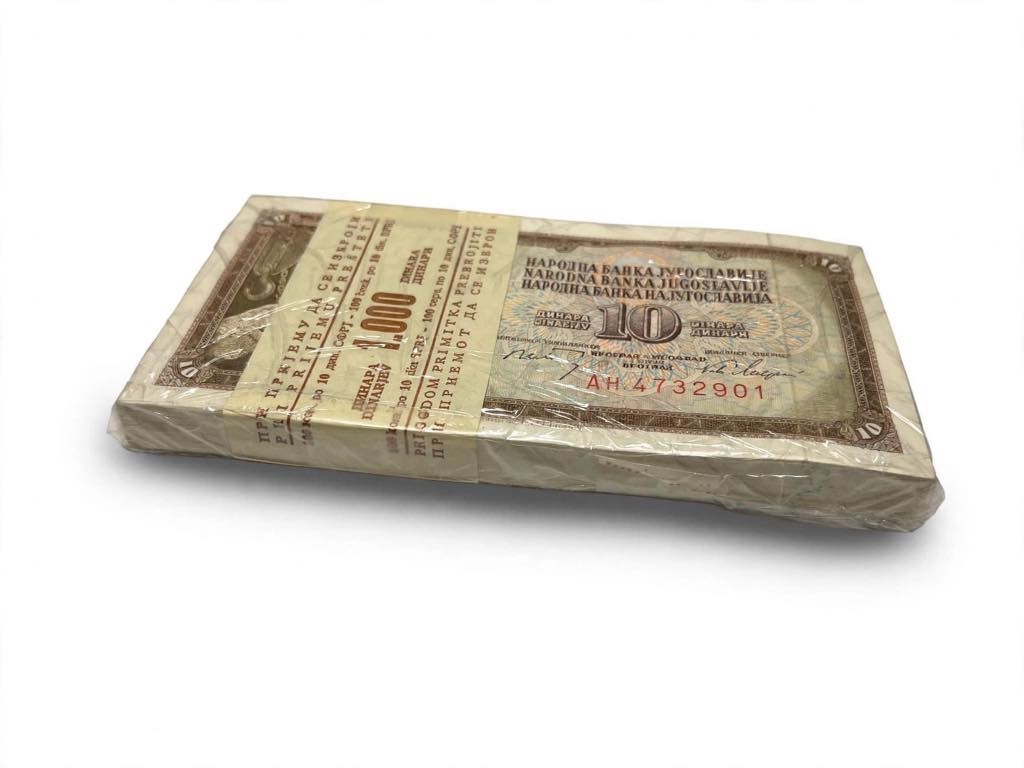 Yugoslavia 1968 10 Dinara P-82c Sealed Pack of 100 Banknotes Yugoslavia 1968 10 Dinara P-82c Sealed Pack of 100 Banknotes