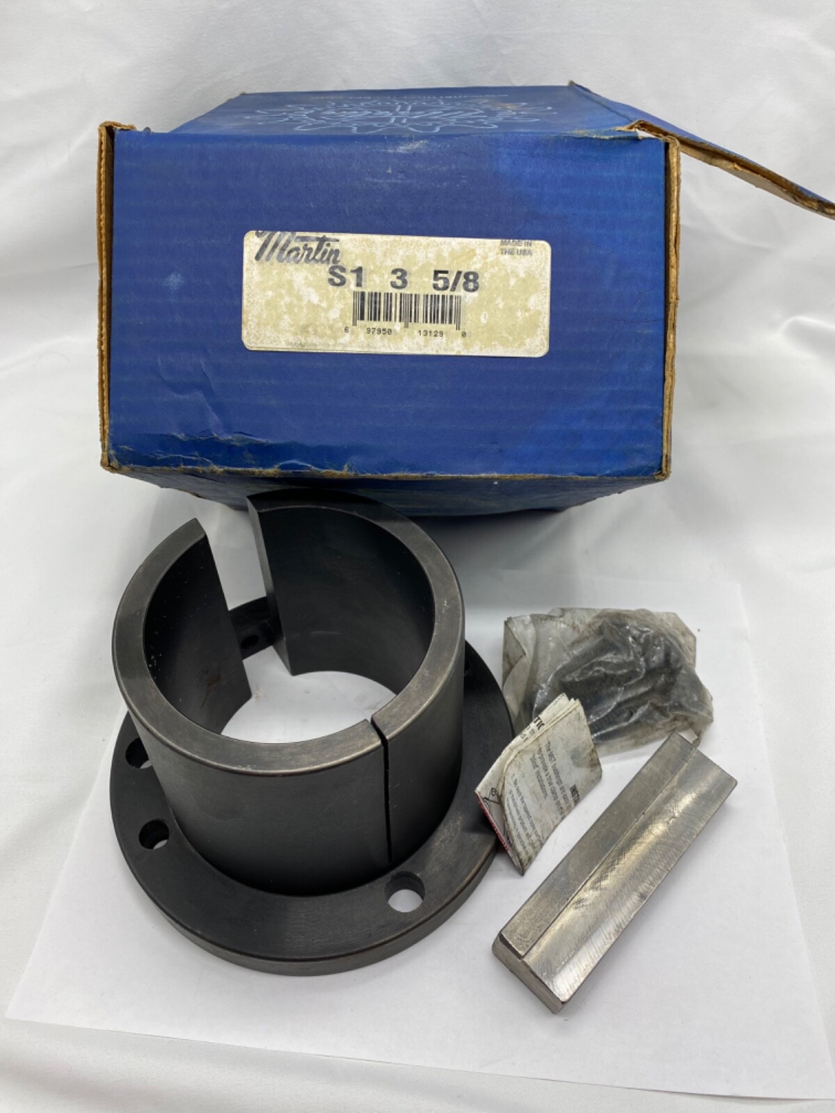 Martin S1 3-5/8 split taper bushing NOS/reconditioned Martin S1 3-5/8 split taper bushing NOS/reconditioned