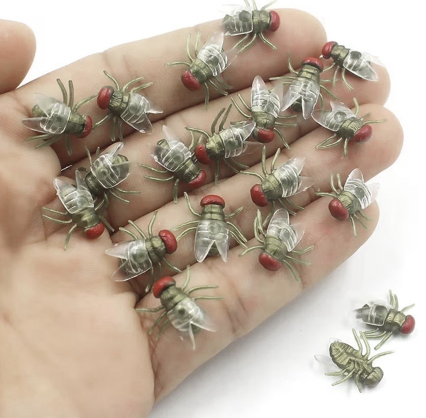 100pcs Plastic Flies Joke Novelty Toys Halloween Decorations 100pcs Plastic Flies Joke Novelty Toys Halloween Decorations
