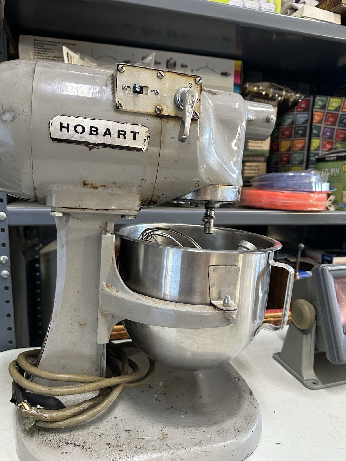 VINTAGE HOBART MODEL N-50 COMMERCIAL MIXER, BOWL & 2 PADDLES WORKS VINTAGE HOBART MODEL N-50 COMMERCIAL MIXER, BOWL & 2 PADDLES WORKS