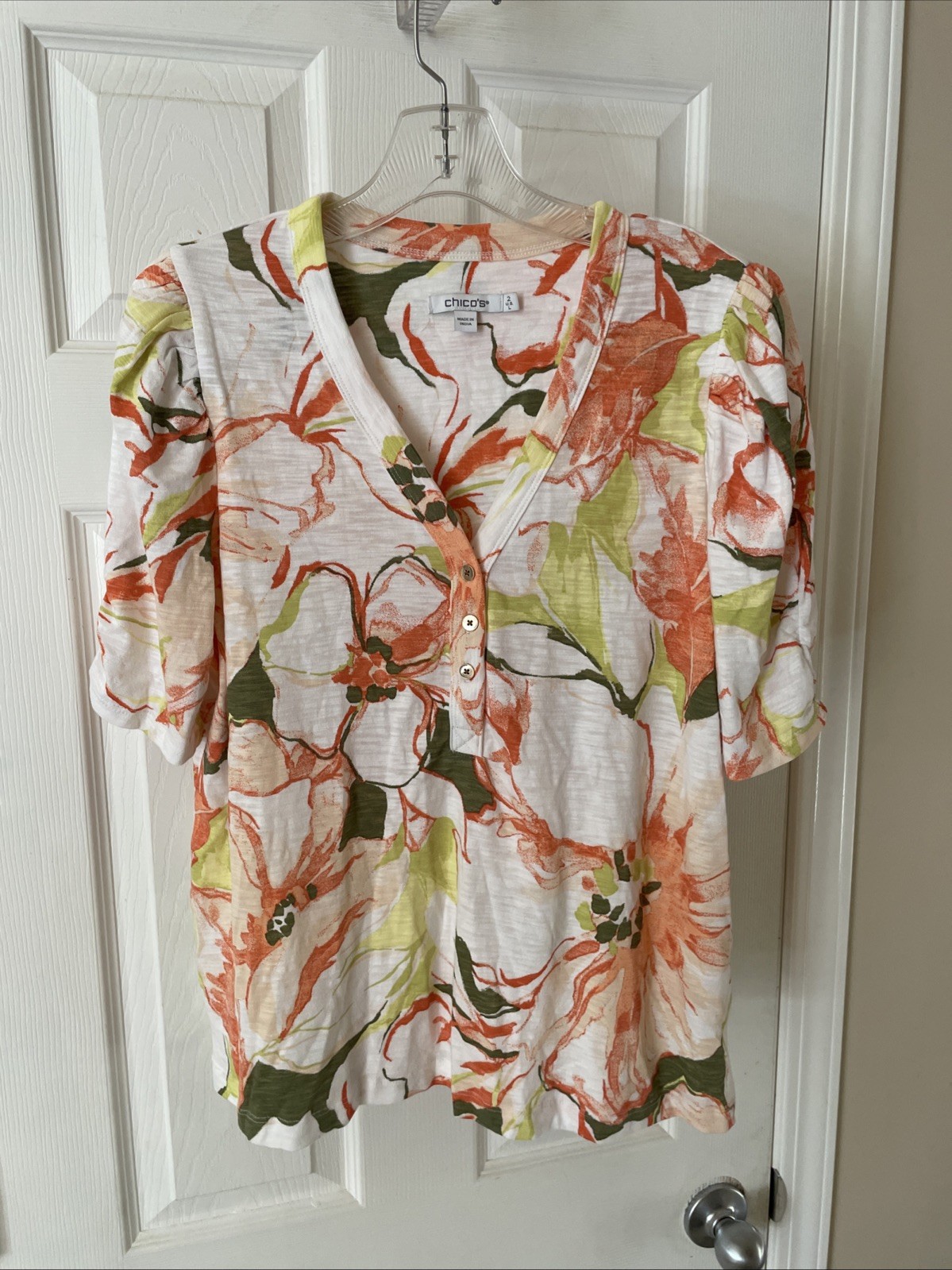 Chicos Womens Sz 2 Pull Over Pretty White green coral floral Short sleeve Top