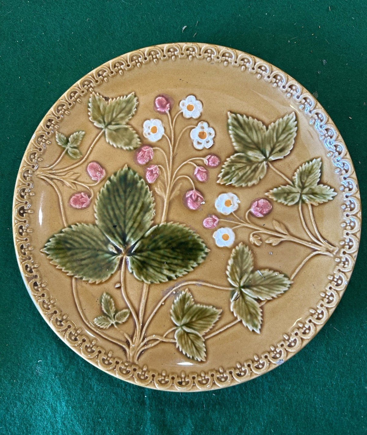 Vtg Georg Schmider Zell Majolica Strawberry Plate 7t\