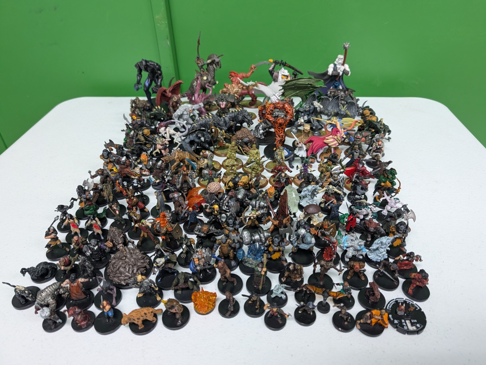 180 MINIATURES WOTC WIZKIDS HEROSCAPE PATHFINDER D&D LOT 180 MINIATURES WOTC WIZKIDS HEROSCAPE PATHFINDER D&D LOT