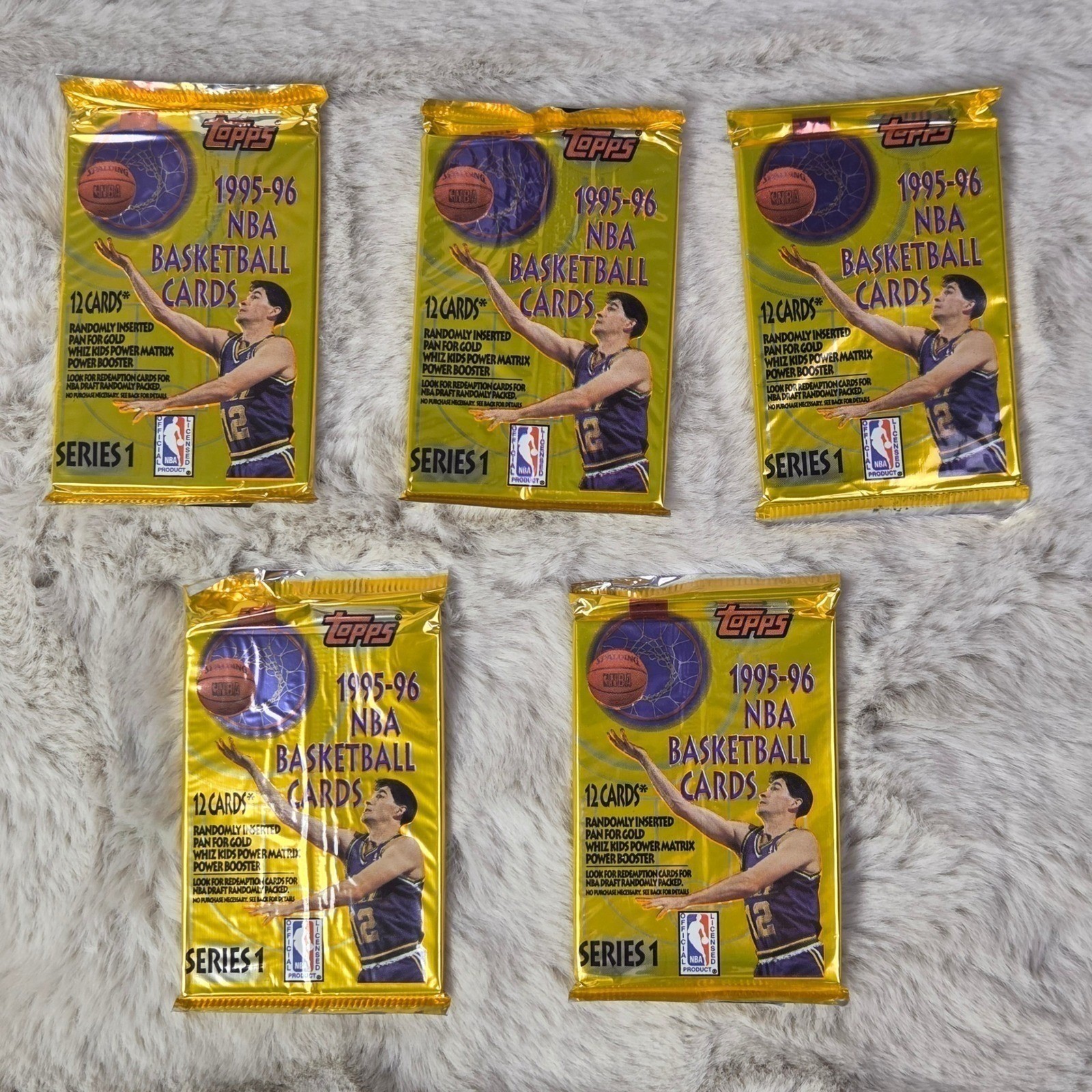 5x 1995-96 Topps NBA Series 1 Sealed Packs (12 Cards) 5x 1995-96 Topps NBA Series 1 Sealed Packs (12 Cards)