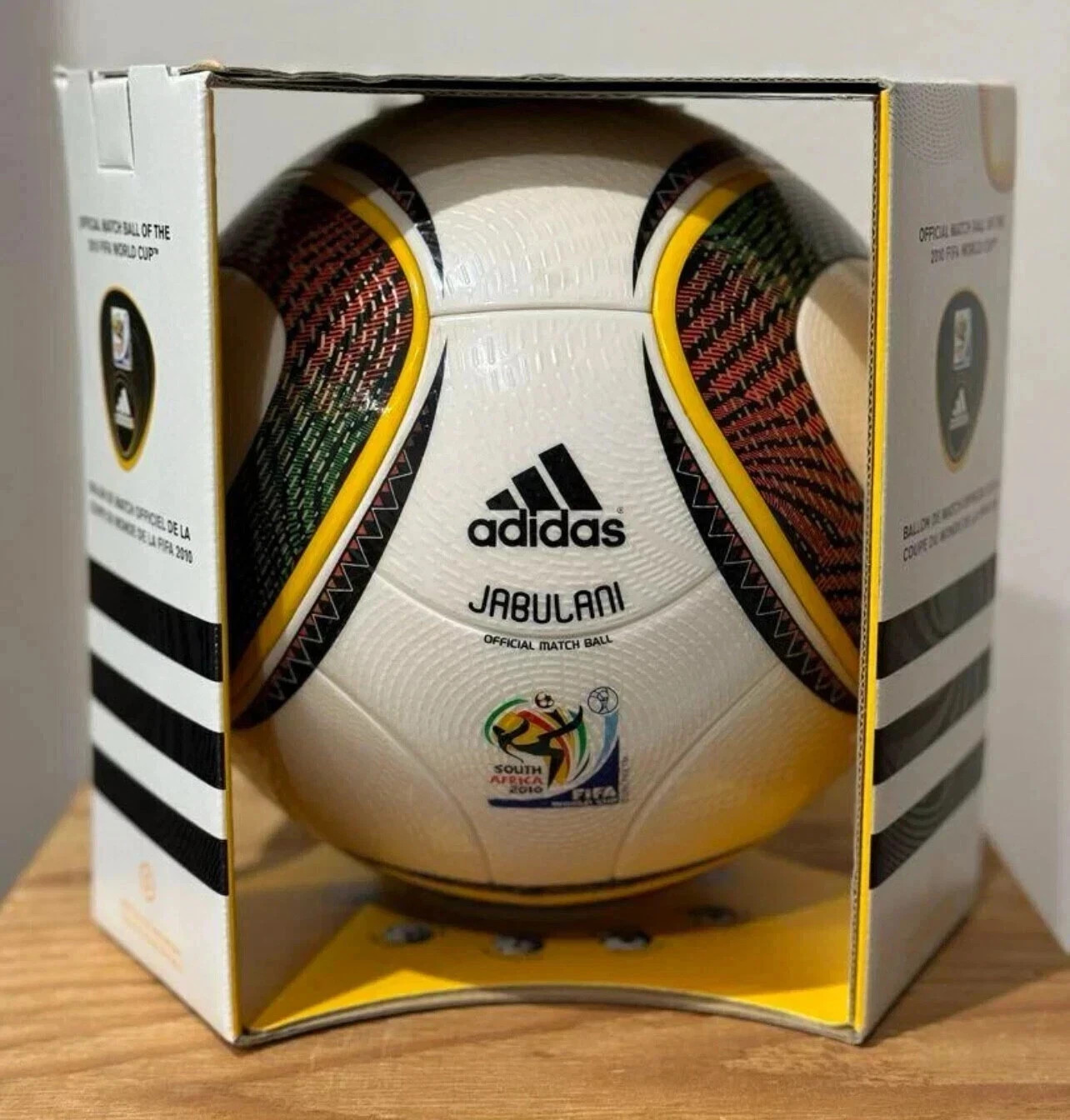Adidas Jabulani 2010 FIFA World Cup Official Match Soccer Ball - Thermal no box Adidas Jabulani 2010 FIFA World Cup Official Match Soccer Ball - Thermal no box
