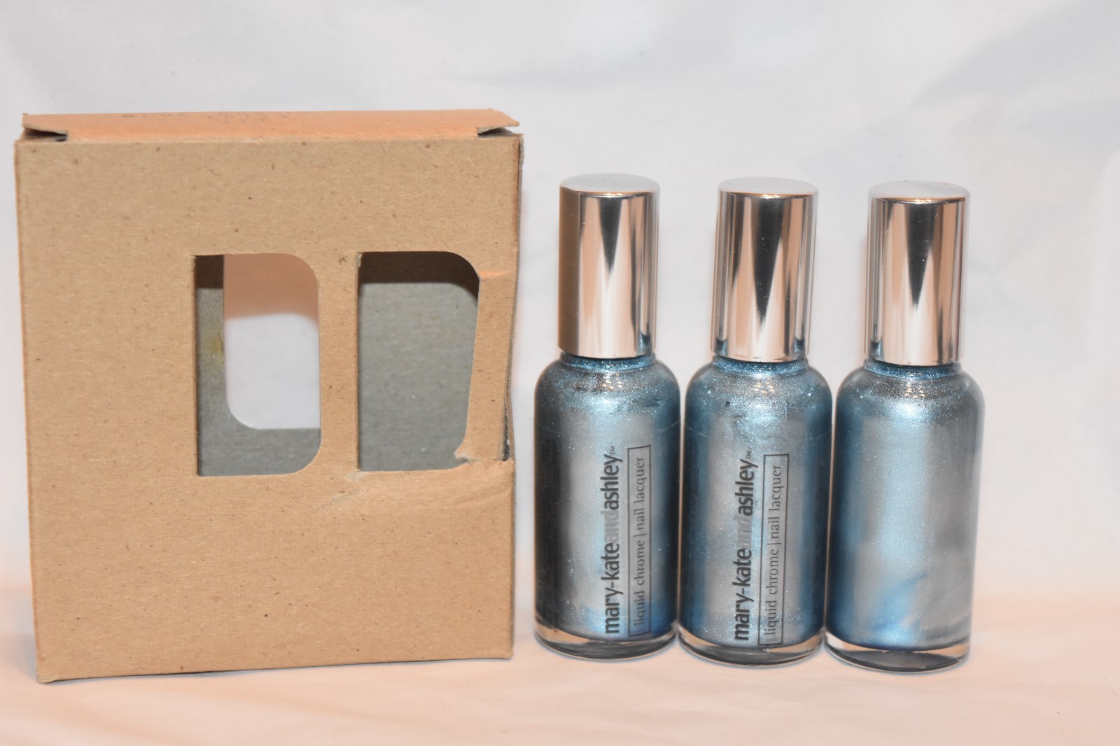 3X Mary Kate & Ashley liquid chrome / nail lacquer high shine metallic BLUE CHRO 3X Mary Kate & Ashley liquid chrome / nail lacquer high shine metallic BLUE CHRO