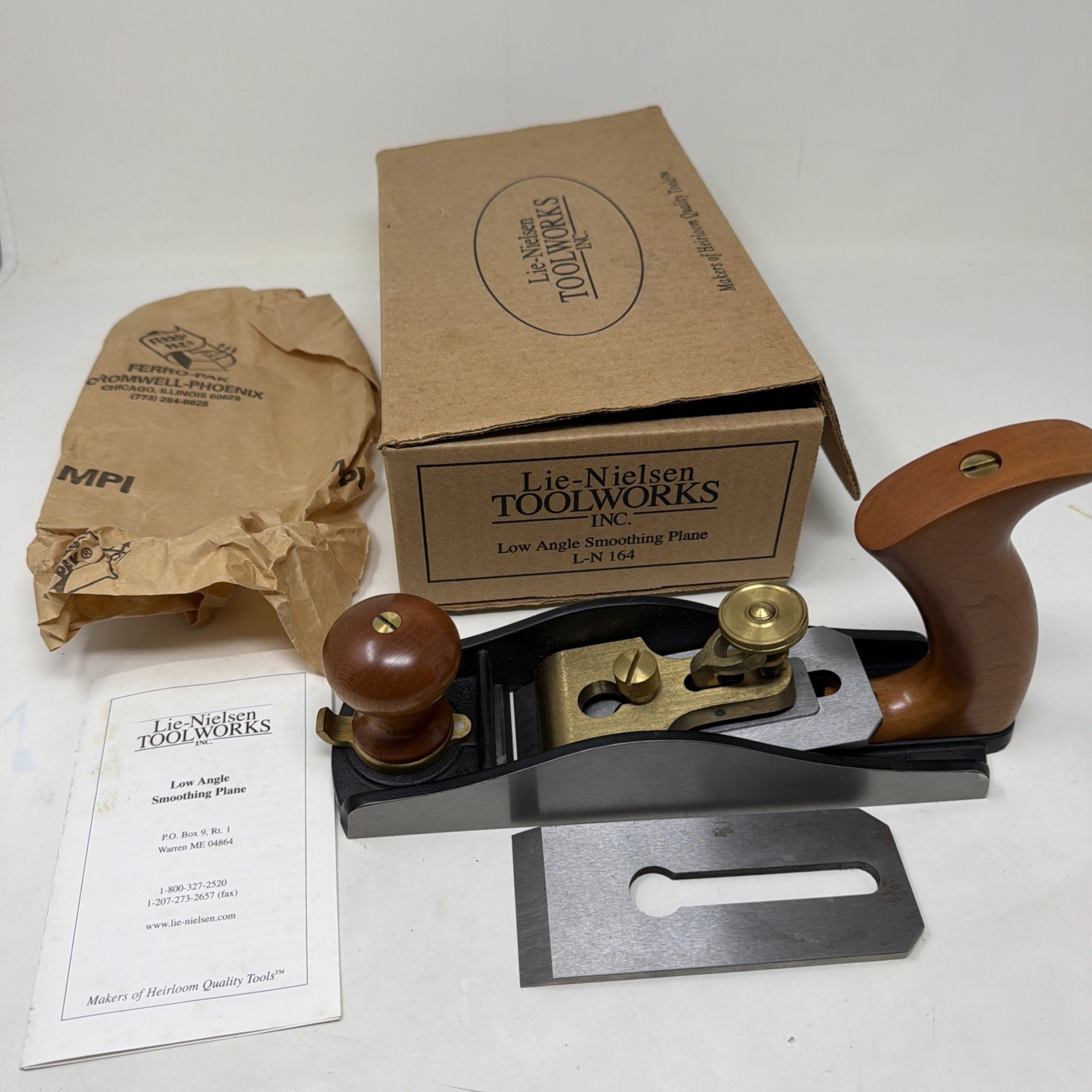 Lie-Nielsen Iron Low Angle Bench Smooth Plane No L-N 164 In Excellent Condition Lie-Nielsen Iron Low Angle Bench Smooth Plane No L-N 164 In Excellent Condition