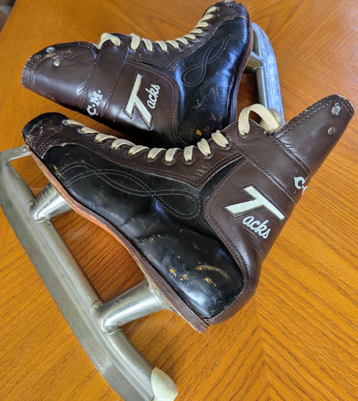 Vintage 1960s CCM Tacks Prolite Leather Skates Size 5.5 Excellent Condition