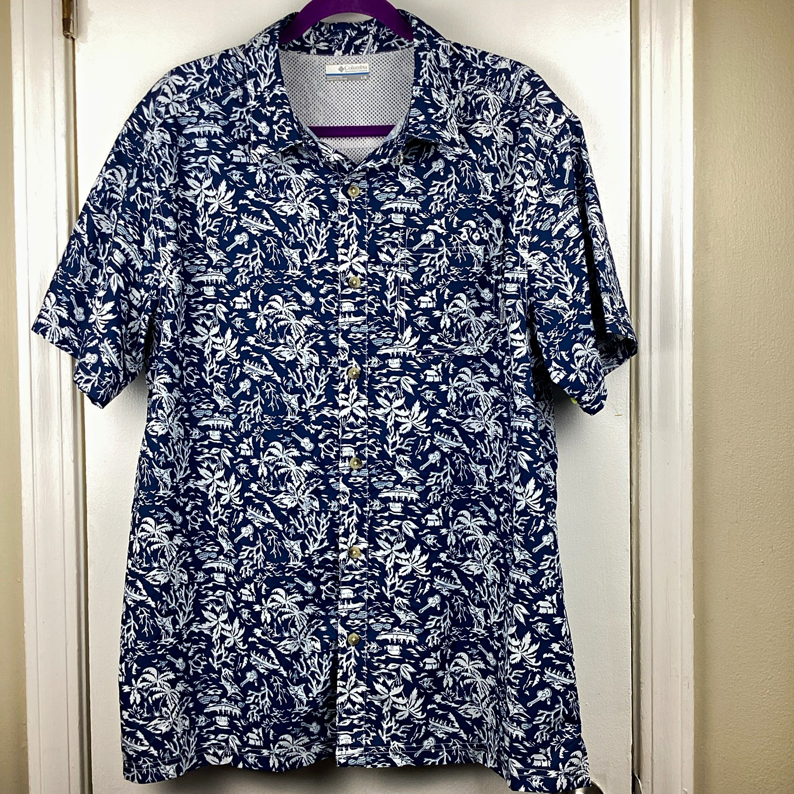 Columbia PFG Men\'s L Blue White Fish Tropical Floral Button-Up Breathable Mesh Columbia PFG Men\'s L Blue White Fish Tropical Floral Button-Up Breathable Mesh