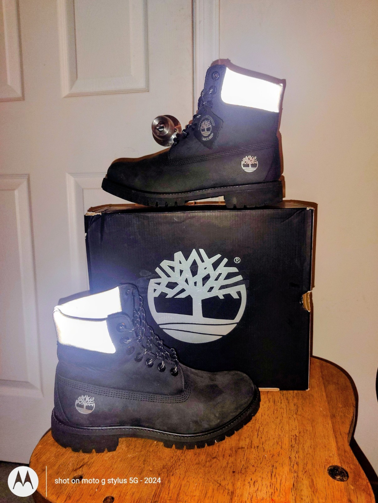 Size 9M- (3M REFLECTIVE) Timberland Boots 6 inch Black Waterproof Black Nubuck Size 9M- (3M REFLECTIVE) Timberland Boots 6 inch Black Waterproof Black Nubuck