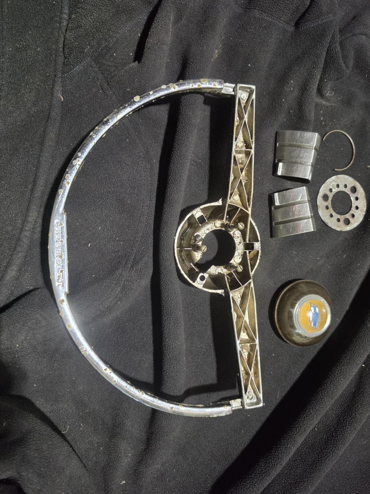1949 1950 Deluxe Steering Wheel Horn Ring Cap Original Car 49 50 Pitted Parts 1949 1950 Deluxe Steering Wheel Horn Ring Cap Original Car 49 50 Pitted Parts