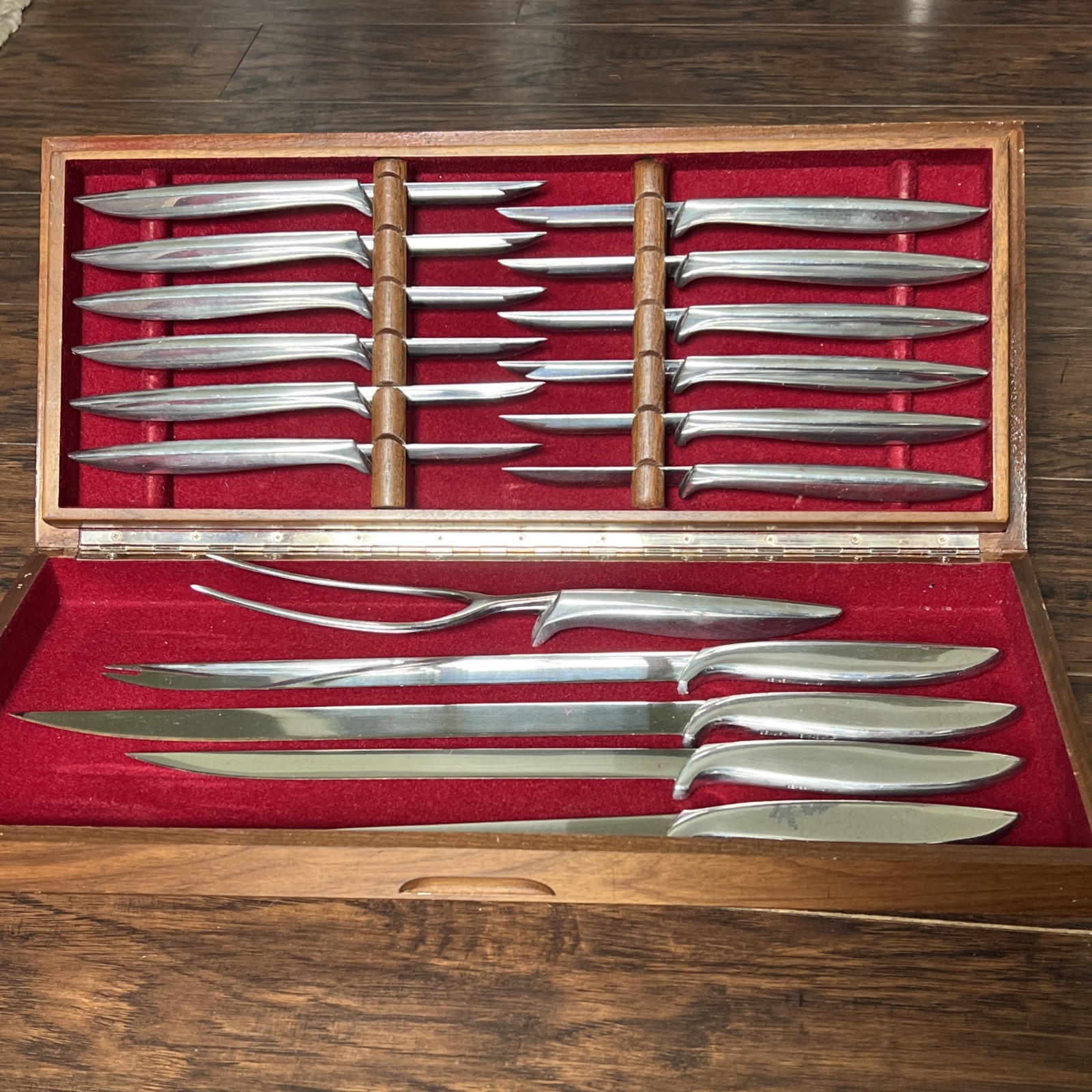 Vintage Gerber Legendary Blades Miming 17 Pc Steak Carving Knife Set Wood Case