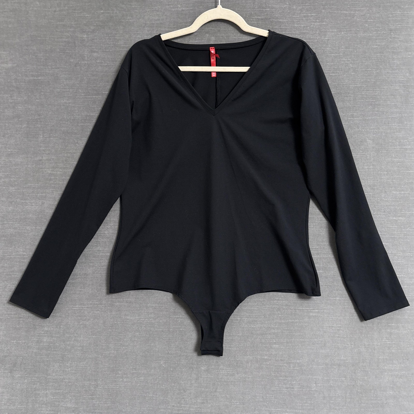 Spanx Bodysuit 2X Black Long Sleeve V Neck Shapewear Thong Smoothing Stretch Top