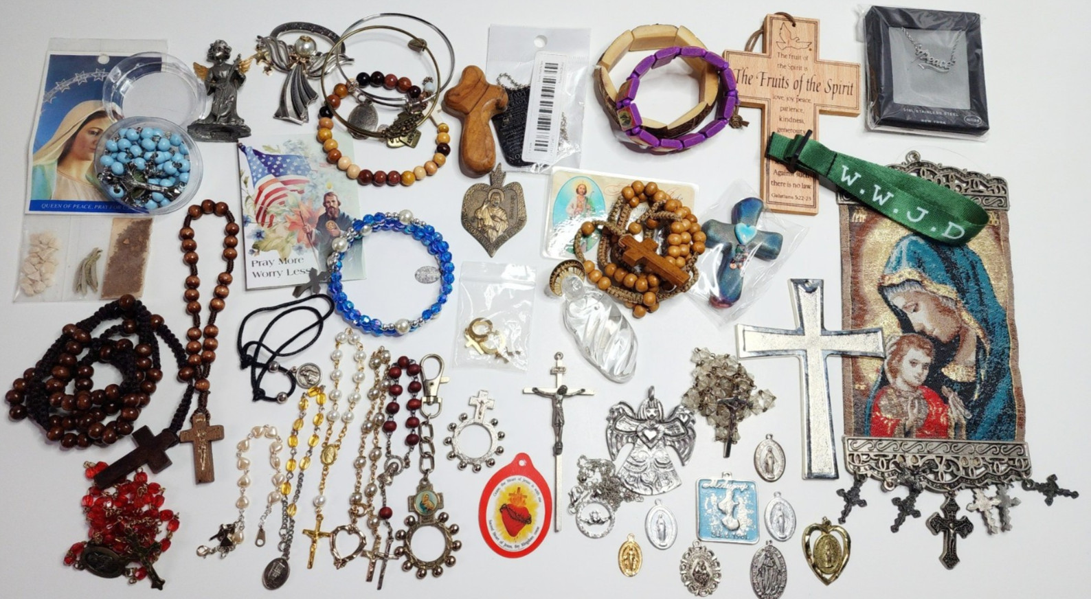 Vintage Catholic Religious Bundle - Rosary Medal Crucifix Angel Jewelry LOT Vintage Catholic Religious Bundle - Rosary Medal Crucifix Angel Jewelry LOT