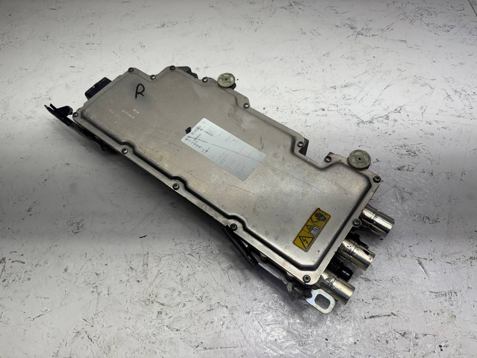 17-20 BMW 530e 740e G30 G11 G12 Hybrid Battery Charging Module OEM 8696048