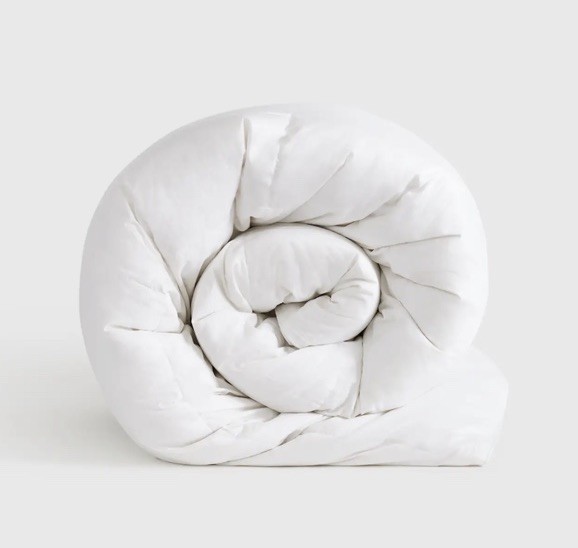 NWOT Quince White Goose Luxe Down Comforter Full / Queen Ultra Warm NWOT Quince White Goose Luxe Down Comforter Full / Queen Ultra Warm