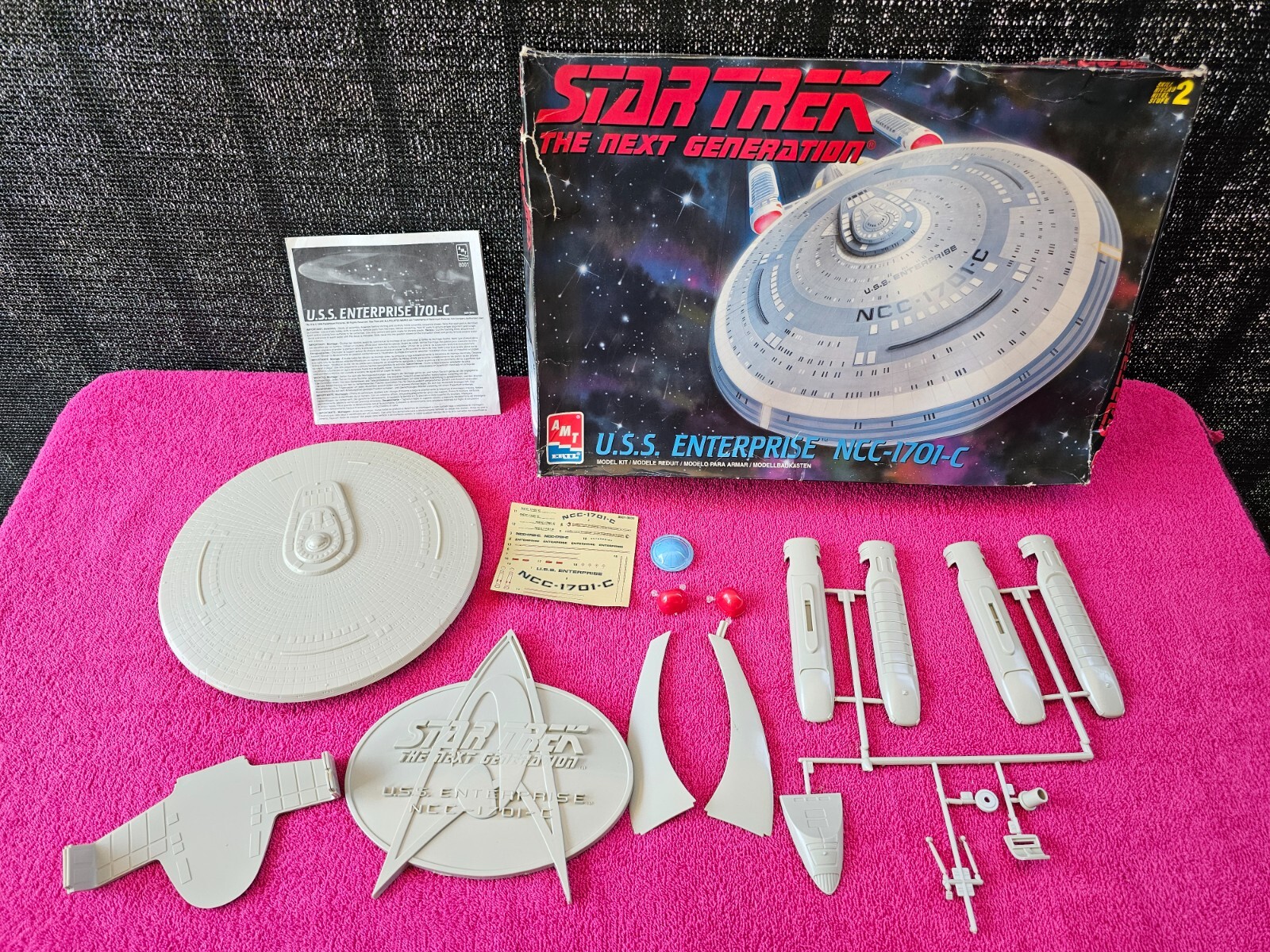 AMT ERTL Star Trek The Next Generation USS ENTERPRISE NCC-1701-C #8001 AMT ERTL Star Trek The Next Generation USS ENTERPRISE NCC-1701-C #8001