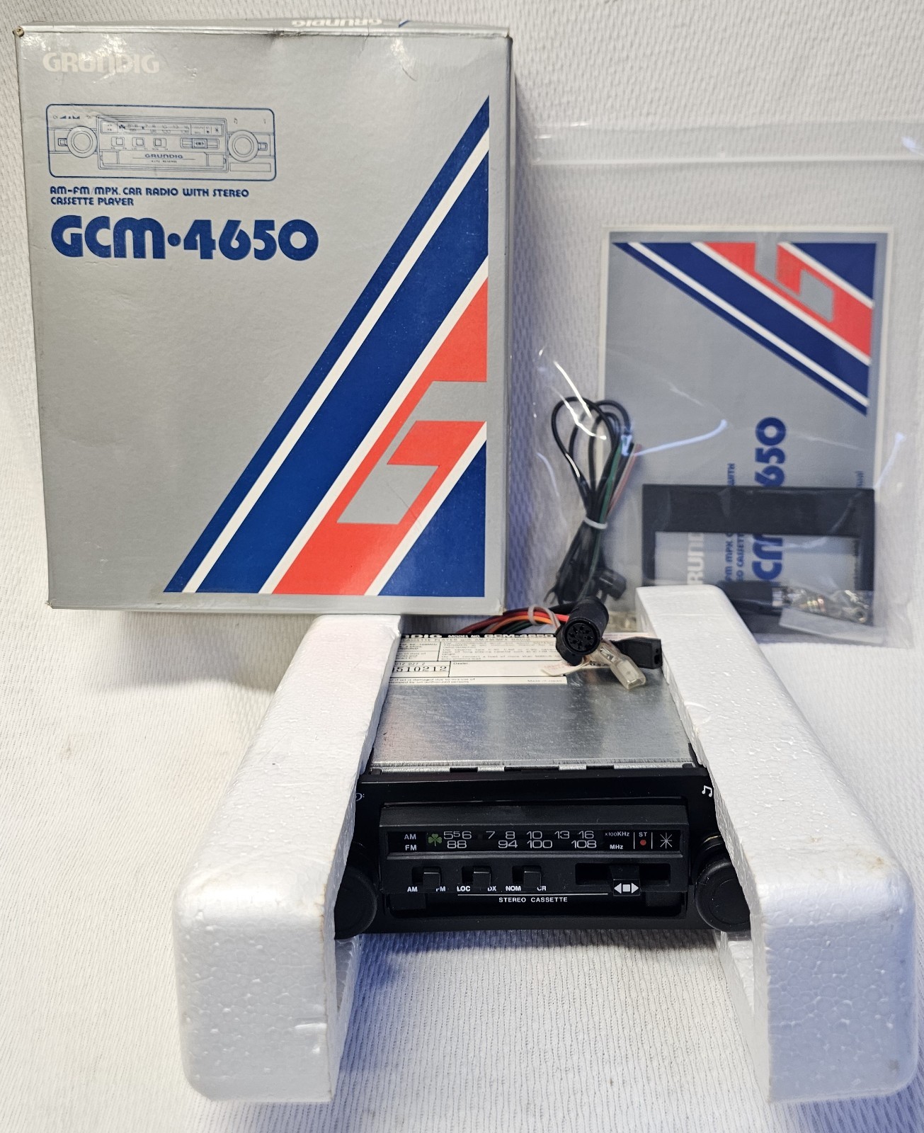 NOS Vintage Grundig GCM-4650 AM/FM MPX Car Radio Stereo Cassette Player CIB NEW