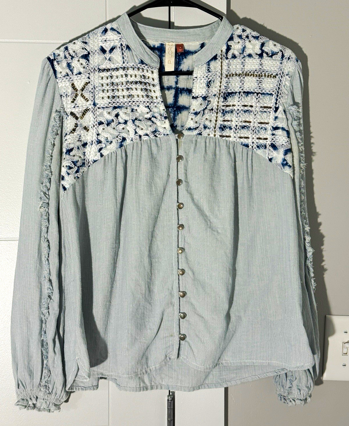 Anthropologie Pilcro Jenna Embroidered Button-Down top S Anthropologie Pilcro Jenna Embroidered Button-Down top S