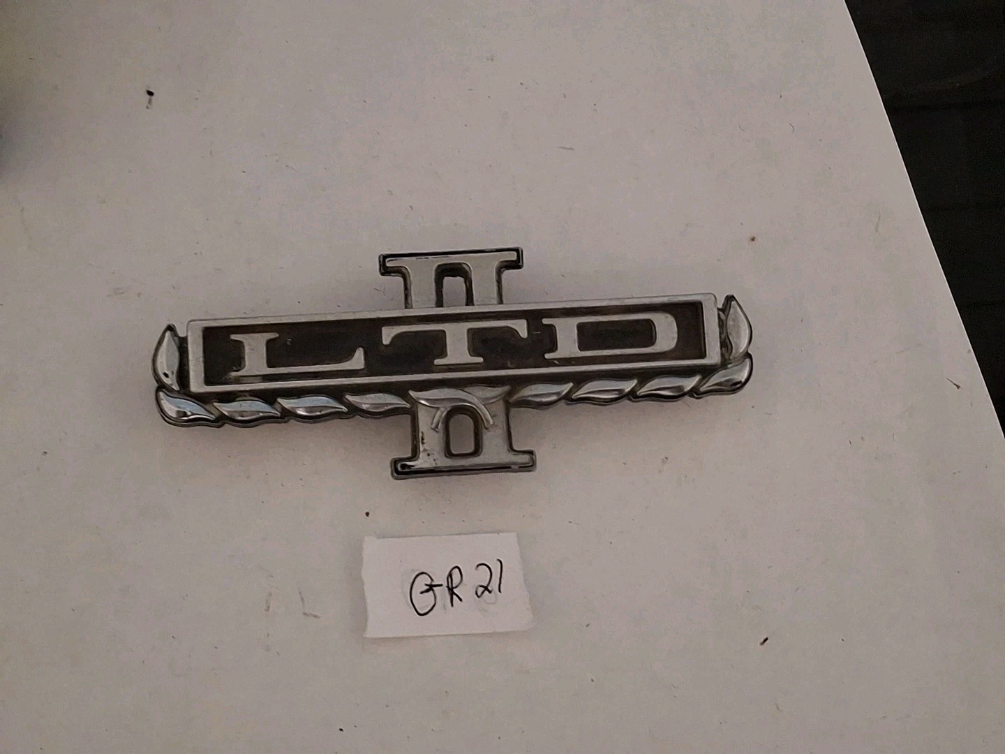 VINTAGE 1977 78 FORD LTD II EMBLEM OEM D7OB-6542550-AA FOMOCO  LTD 2