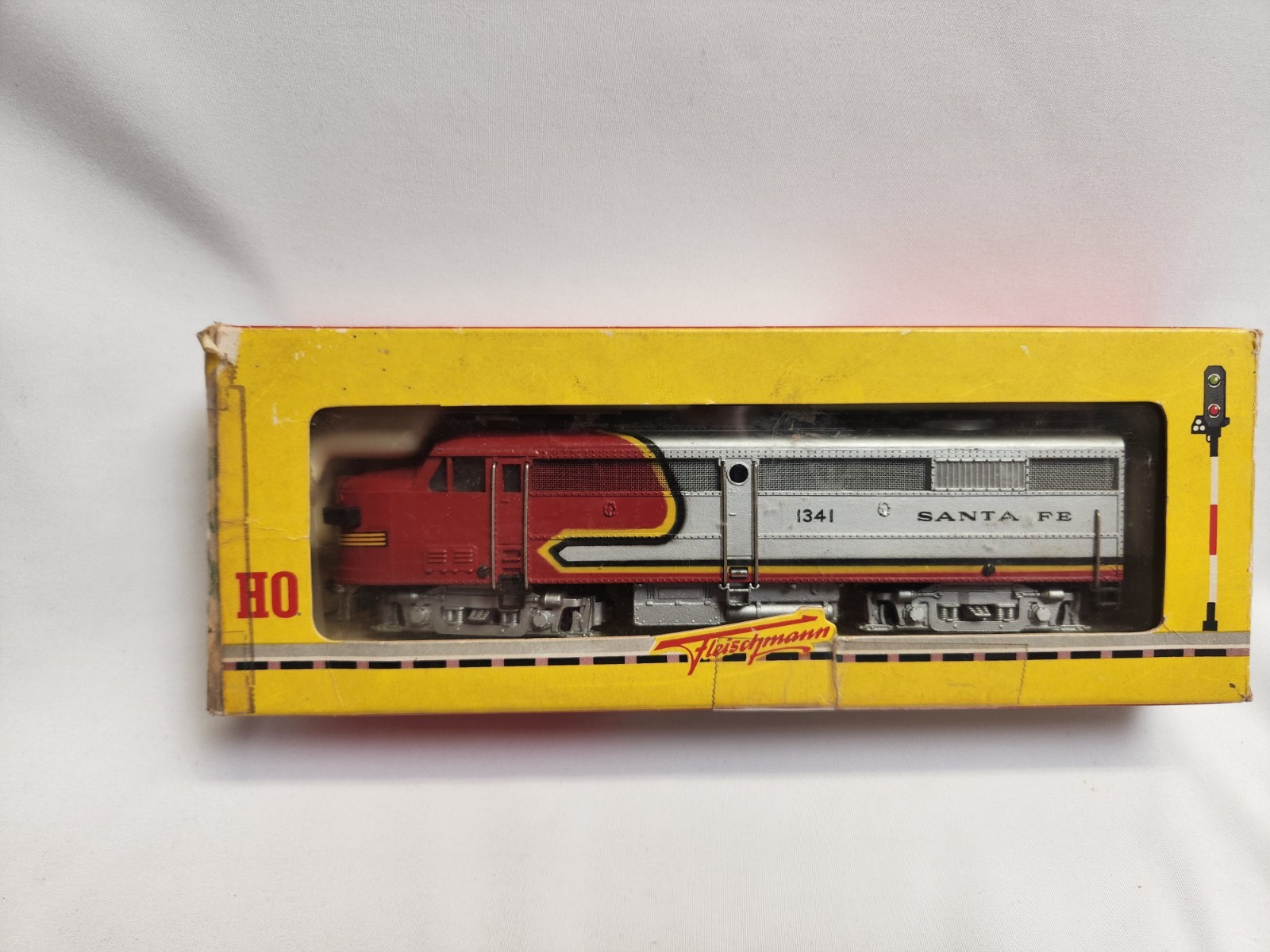 Vintage and Rare 1959 Fleischmann HO Locomotive Santa Fe No 1341S Working