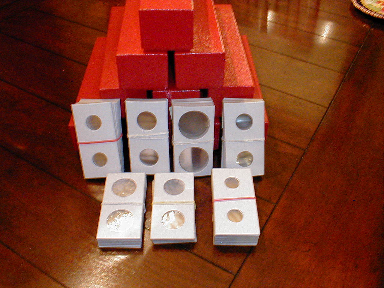 1000 2x2 Assorted Cardboard Mylar Coin Holders Flips 10 2x2x9 Red Storage Box 