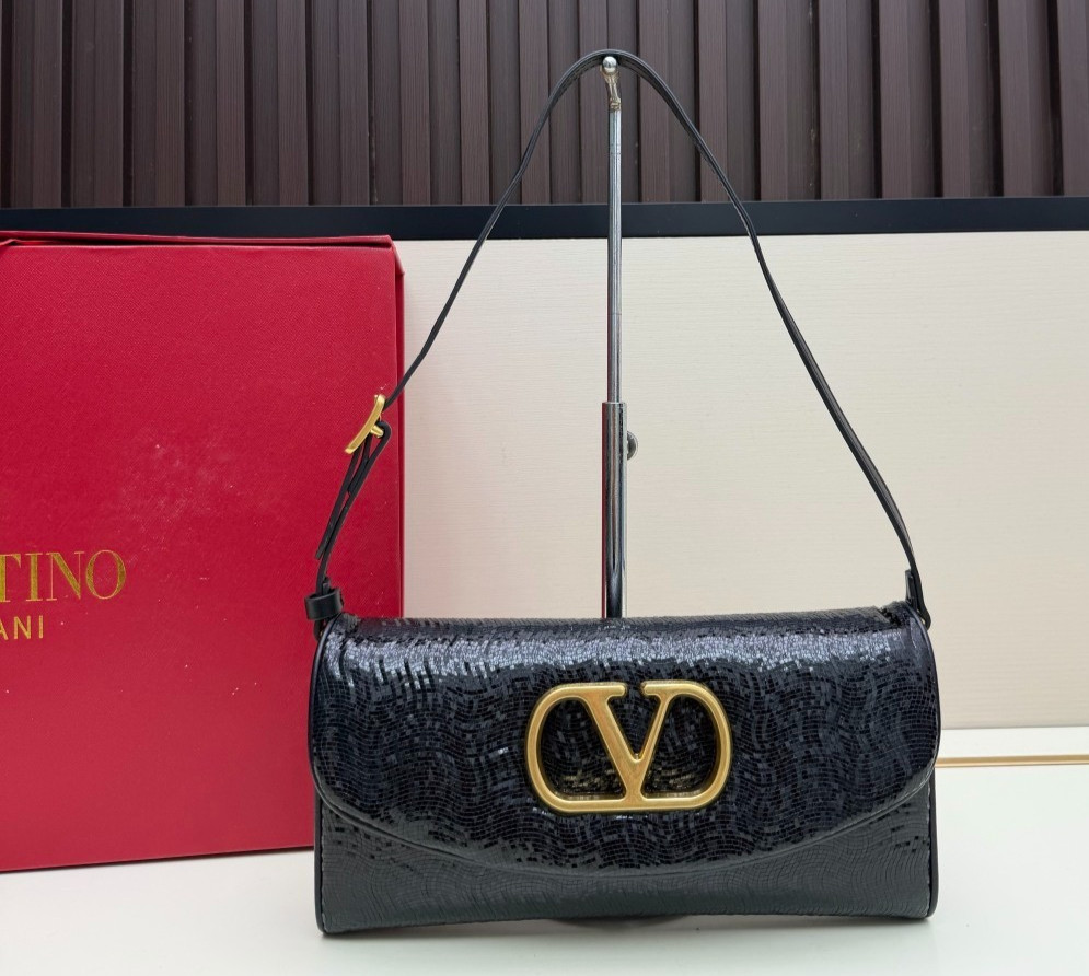 Valentino Garavani Vain Small Shoulder Black Bag Valentino Garavani Vain Small Shoulder Black Bag