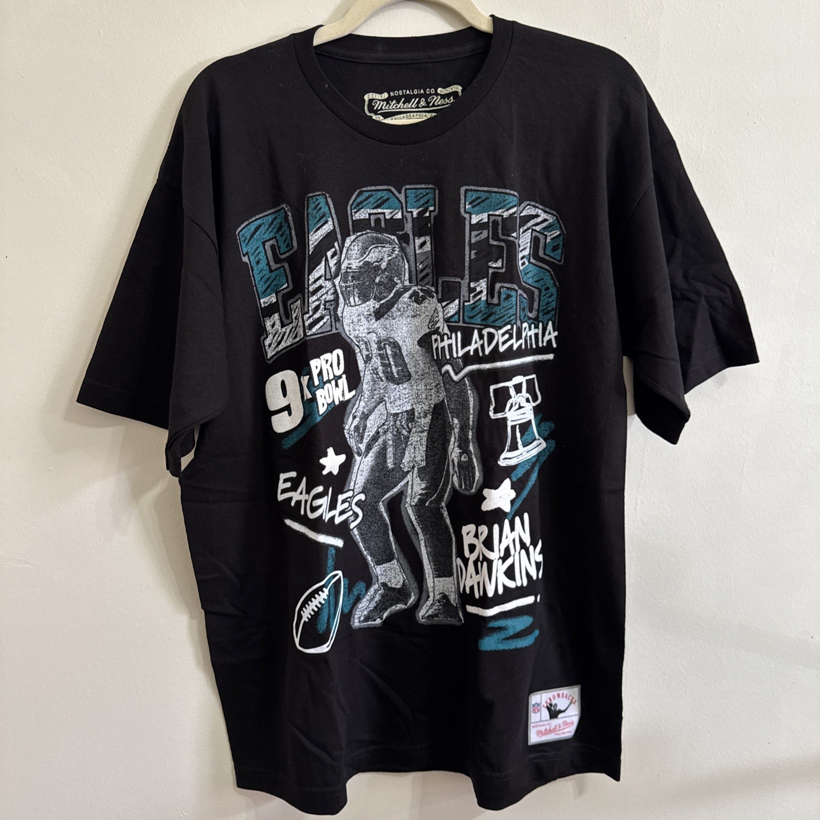 Mitchell & Ness Eagles Brian Dawkins Tee Shirt NWT New T Shirt L 21x29 Z7 Mitchell & Ness Eagles Brian Dawkins Tee Shirt NWT New T Shirt L 21x29 Z7
