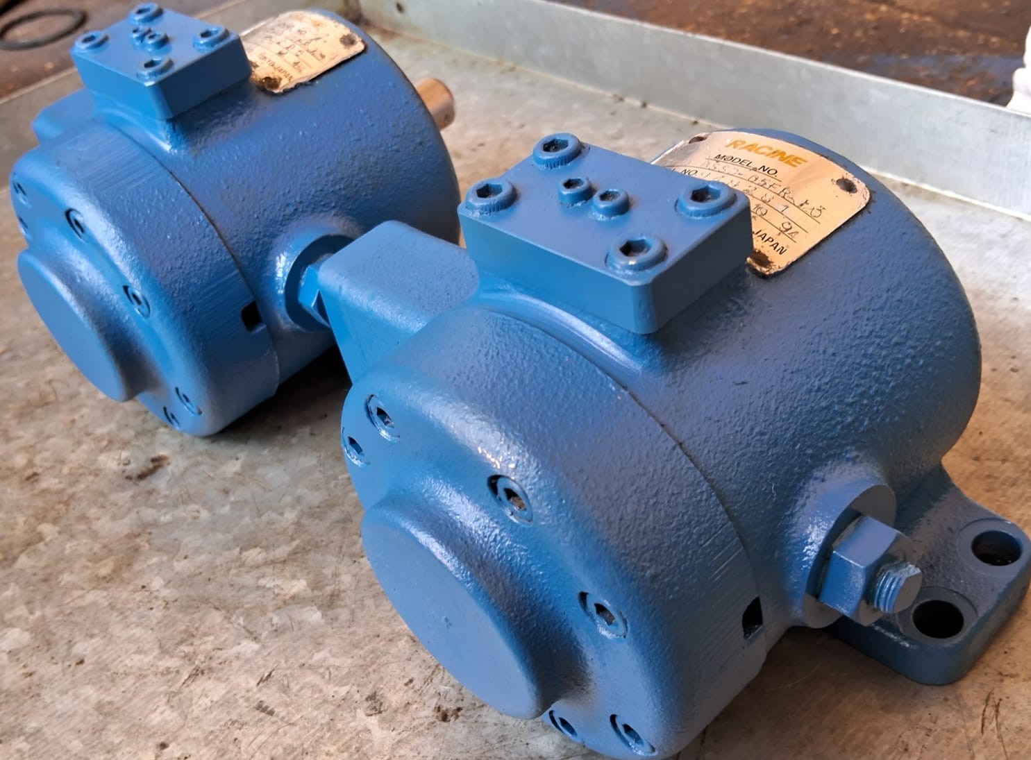 Racine hydraulic vane pumps ONE NOS Racine hydraulic vane pumps ONE NOS