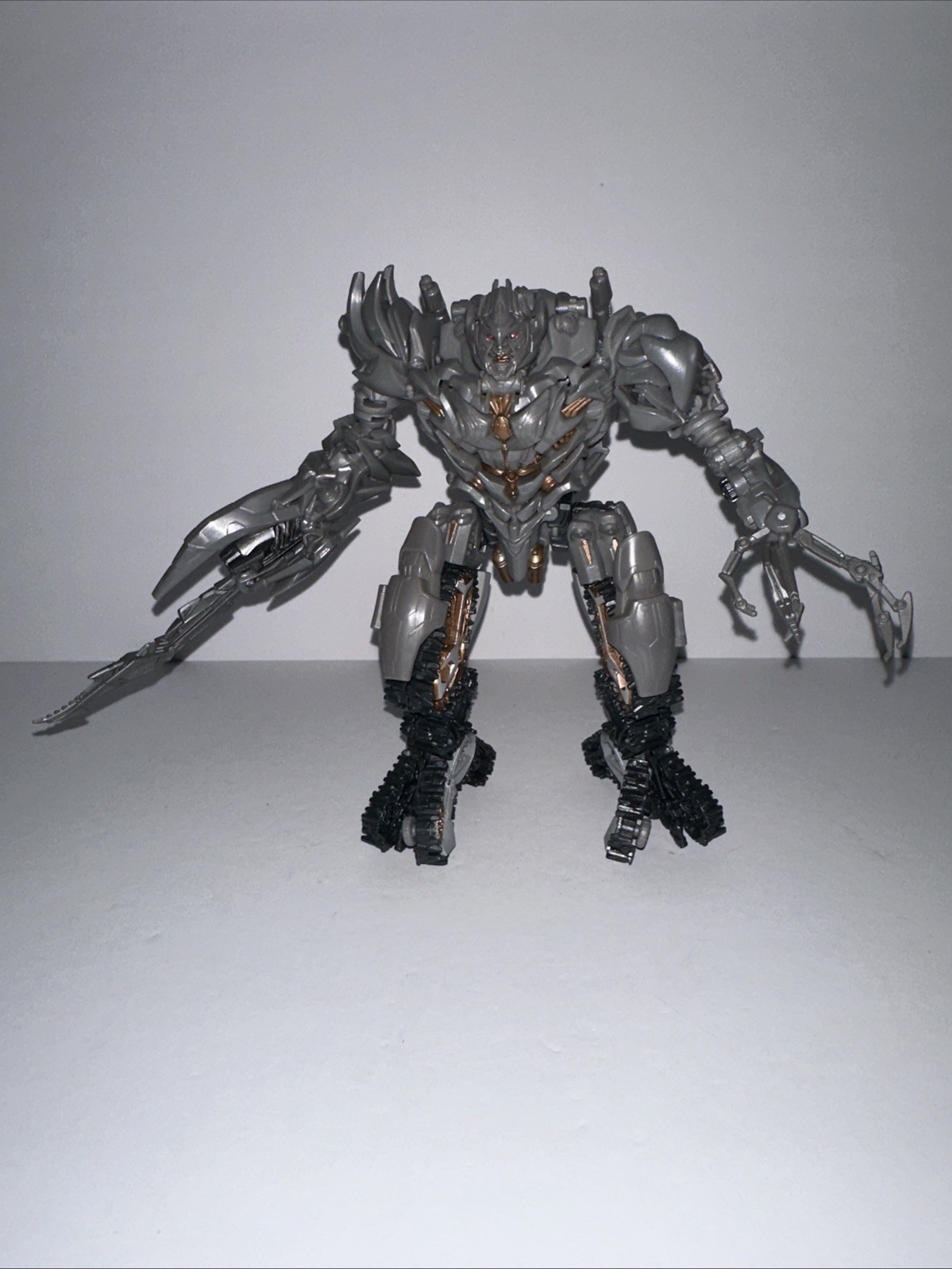Transformers Studio Series Megatron SS-13 Hasbro Voyager Class Transformers Studio Series Megatron SS-13 Hasbro Voyager Class