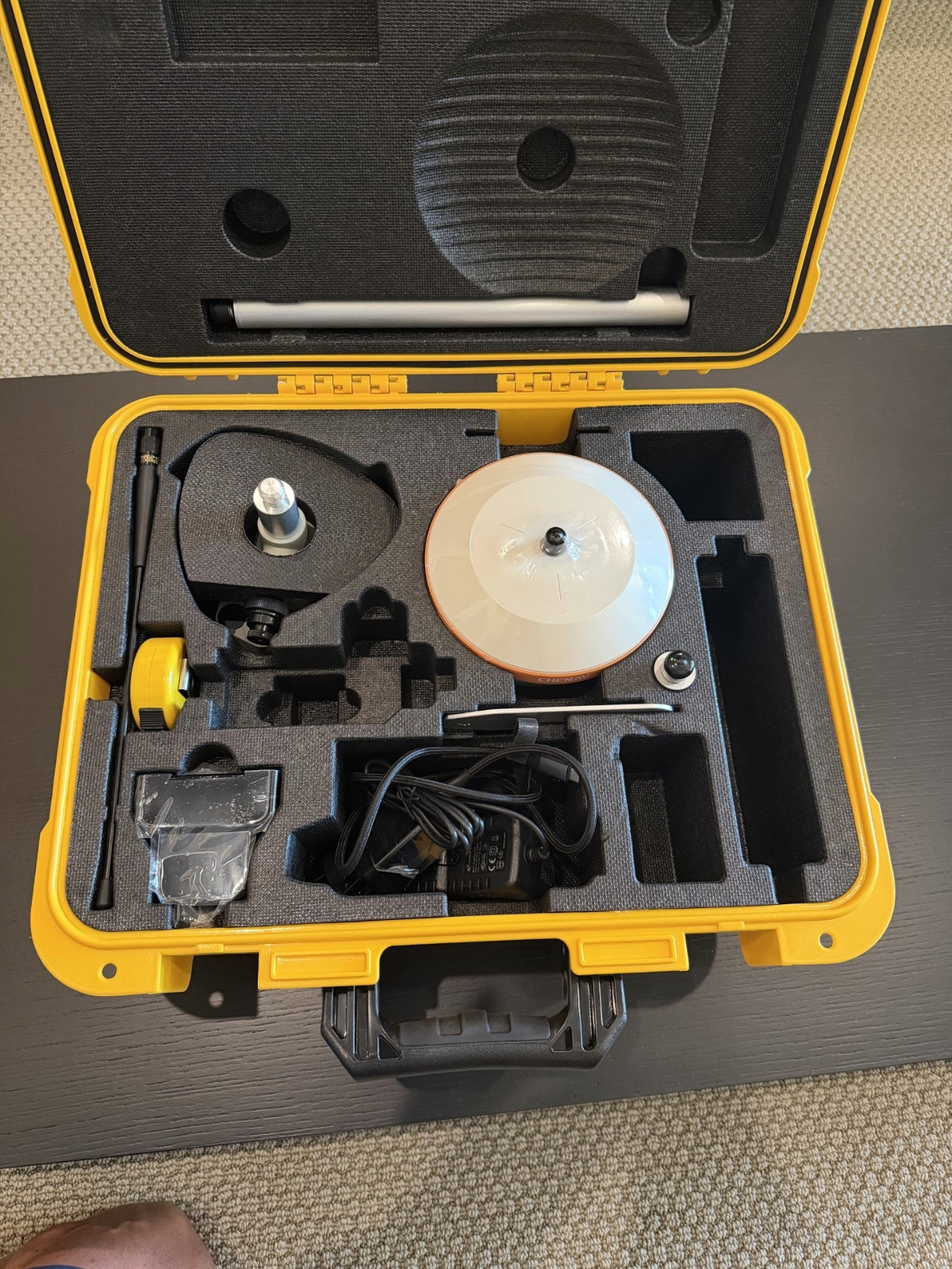 CHCNAV iBase Integrated GNSS Base Station for Stake-Out and Control Surveys CHCNAV iBase Integrated GNSS Base Station for Stake-Out and Control Surveys